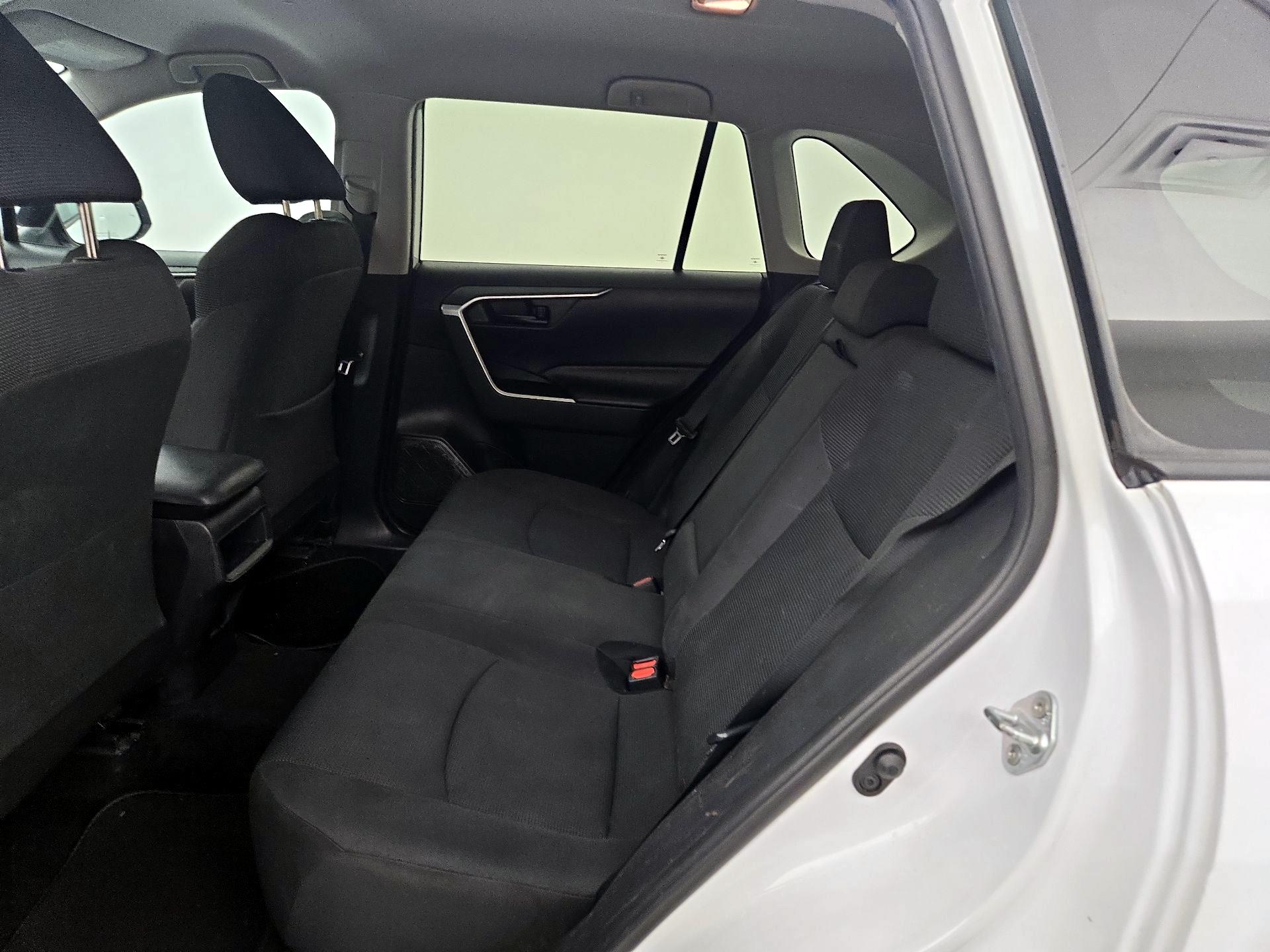 Thumbnail: 2019 Toyota RAV4 - 19