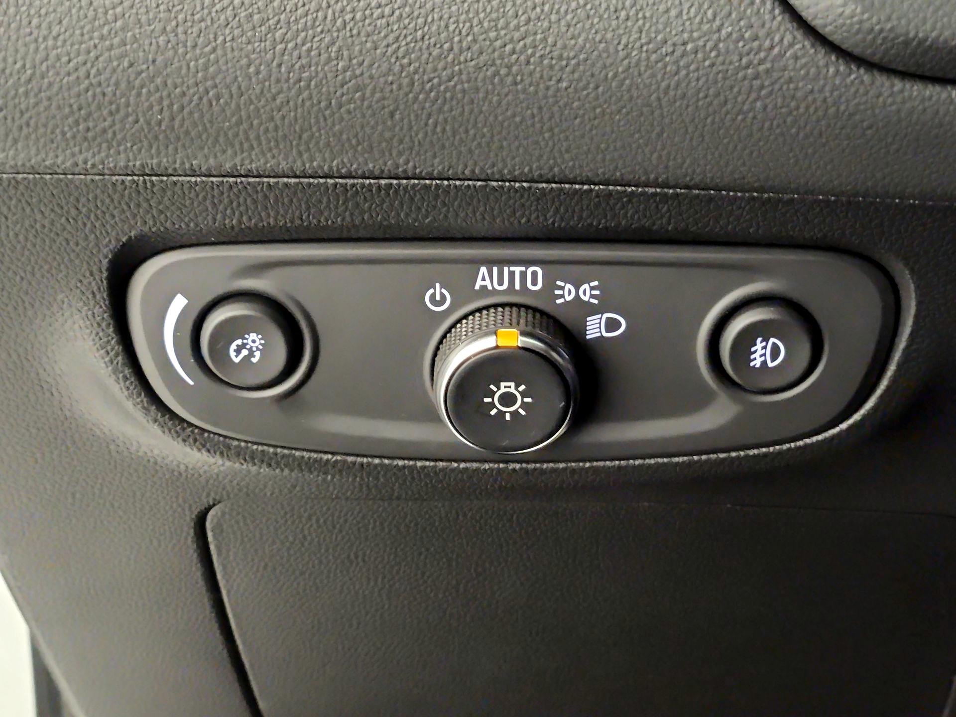 Thumbnail: 2023 Buick Encore GX - 13