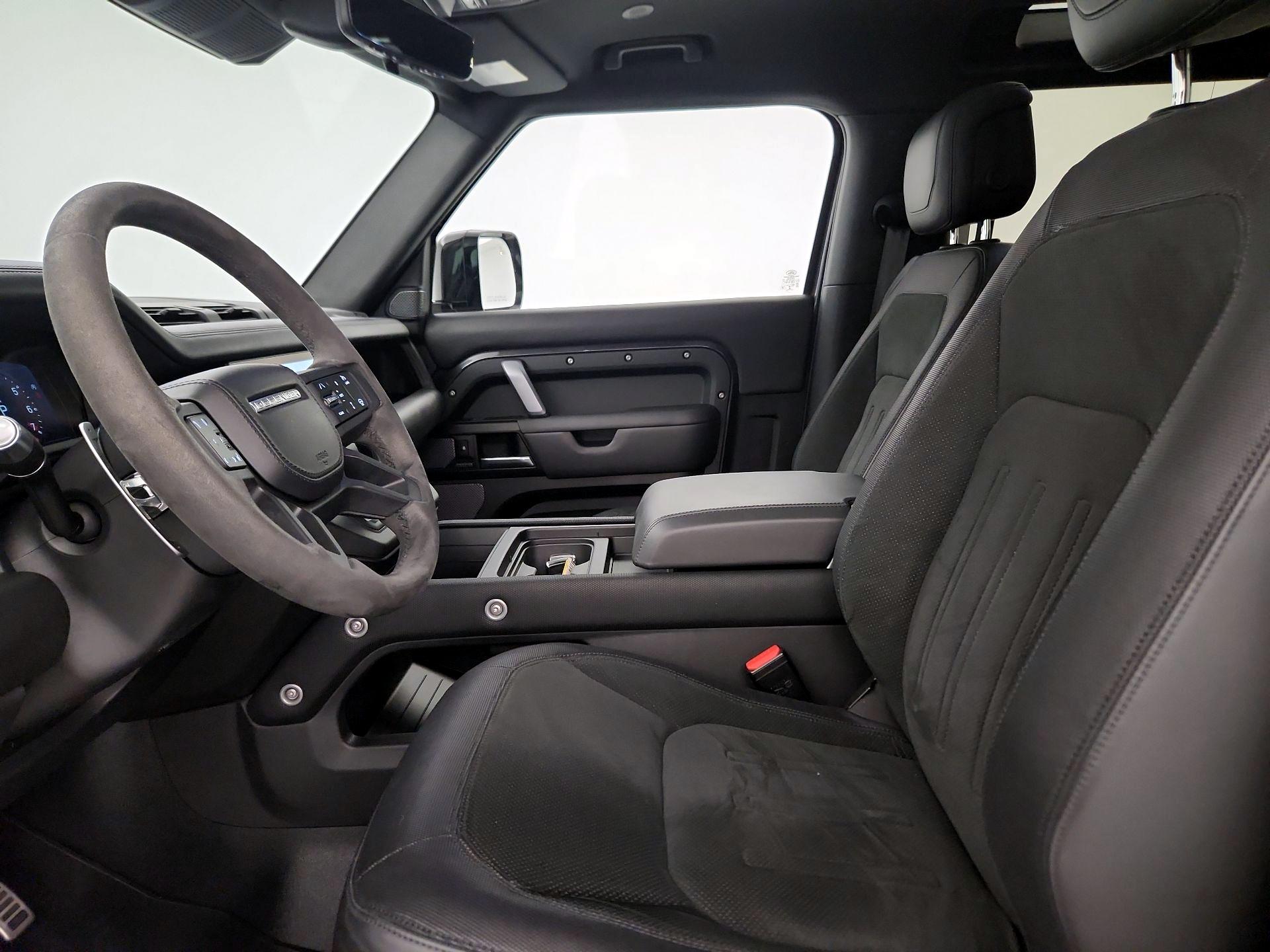 Thumbnail: 2022 Land Rover Defender - 11