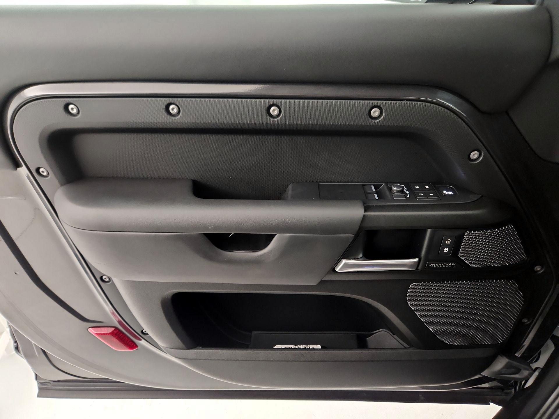 Thumbnail: 2022 Land Rover Defender - 12