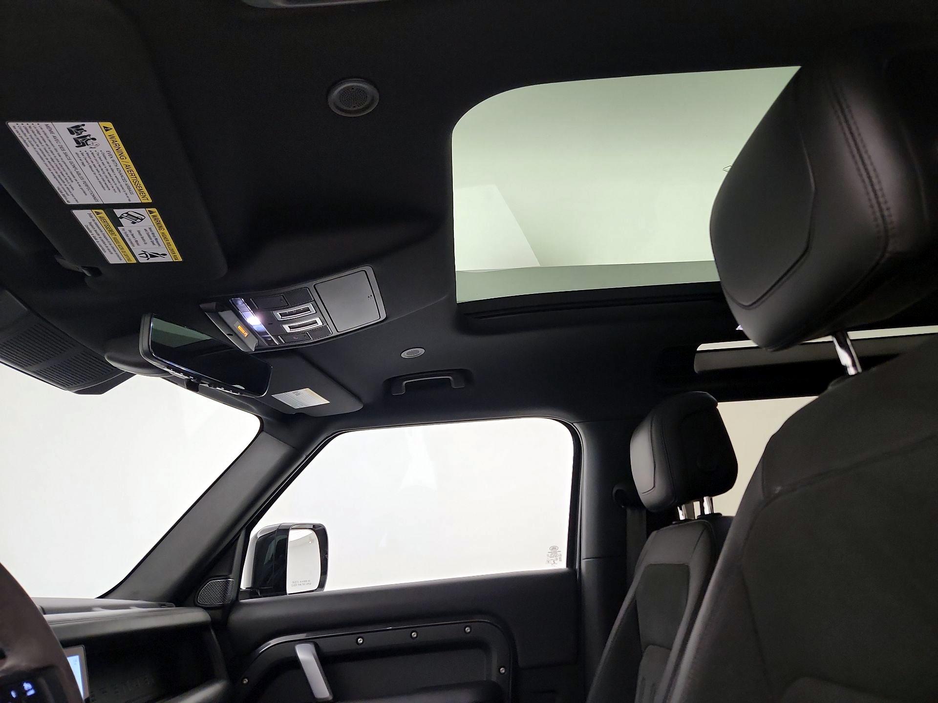 Thumbnail: 2022 Land Rover Defender - 19