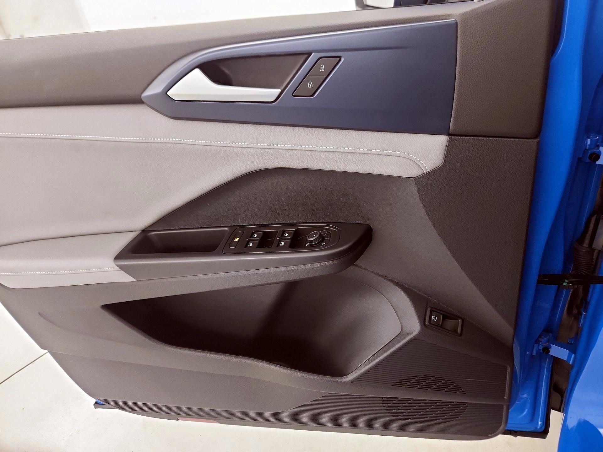 Thumbnail: 2024 Volkswagen Taos - 12