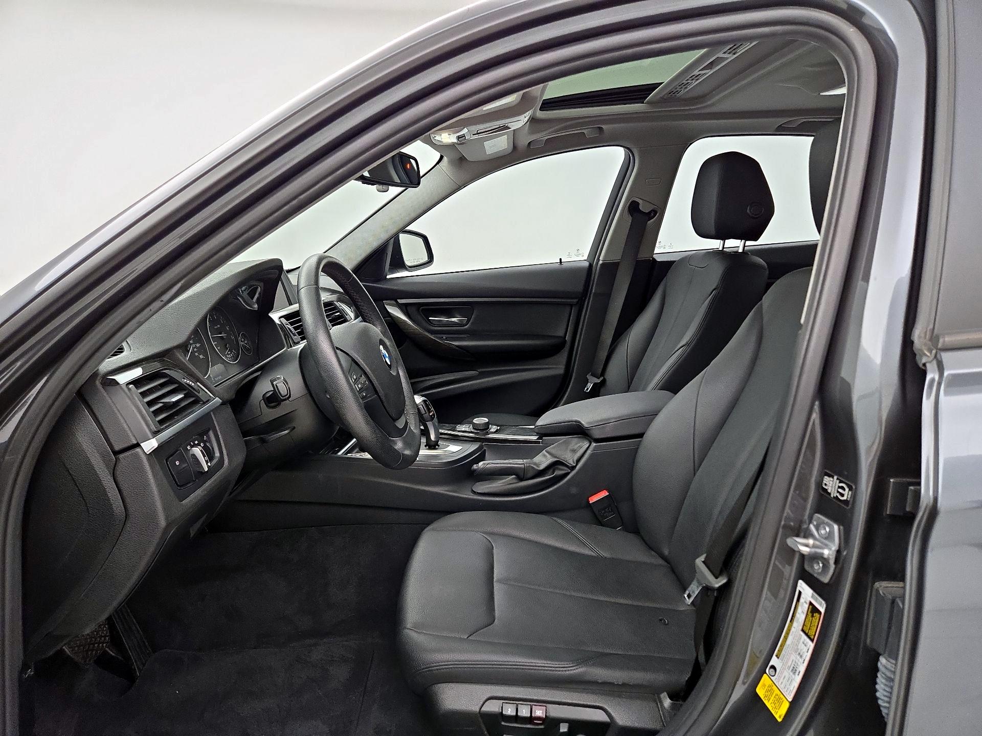 Thumbnail: 2015 BMW 3 Series - 11