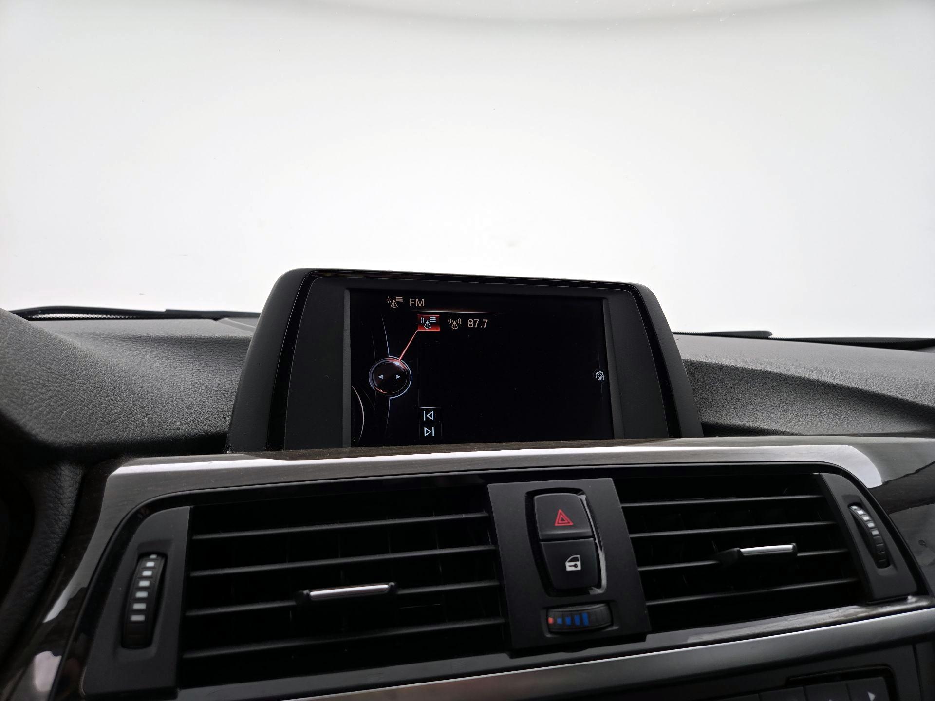 Thumbnail: 2015 BMW 3 Series - 14