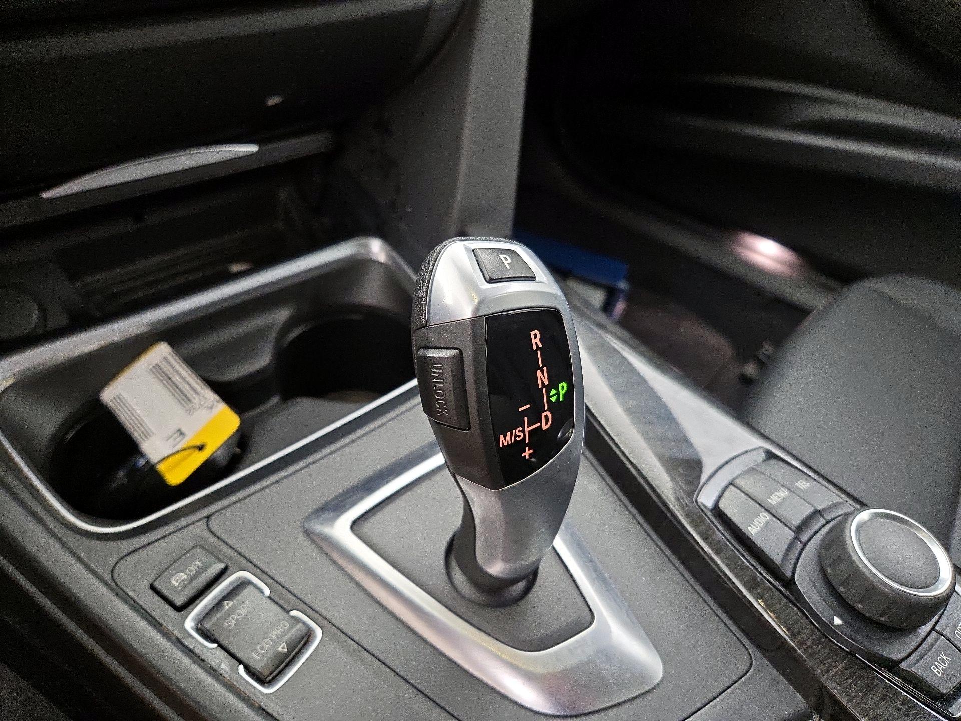 Thumbnail: 2015 BMW 3 Series - 16