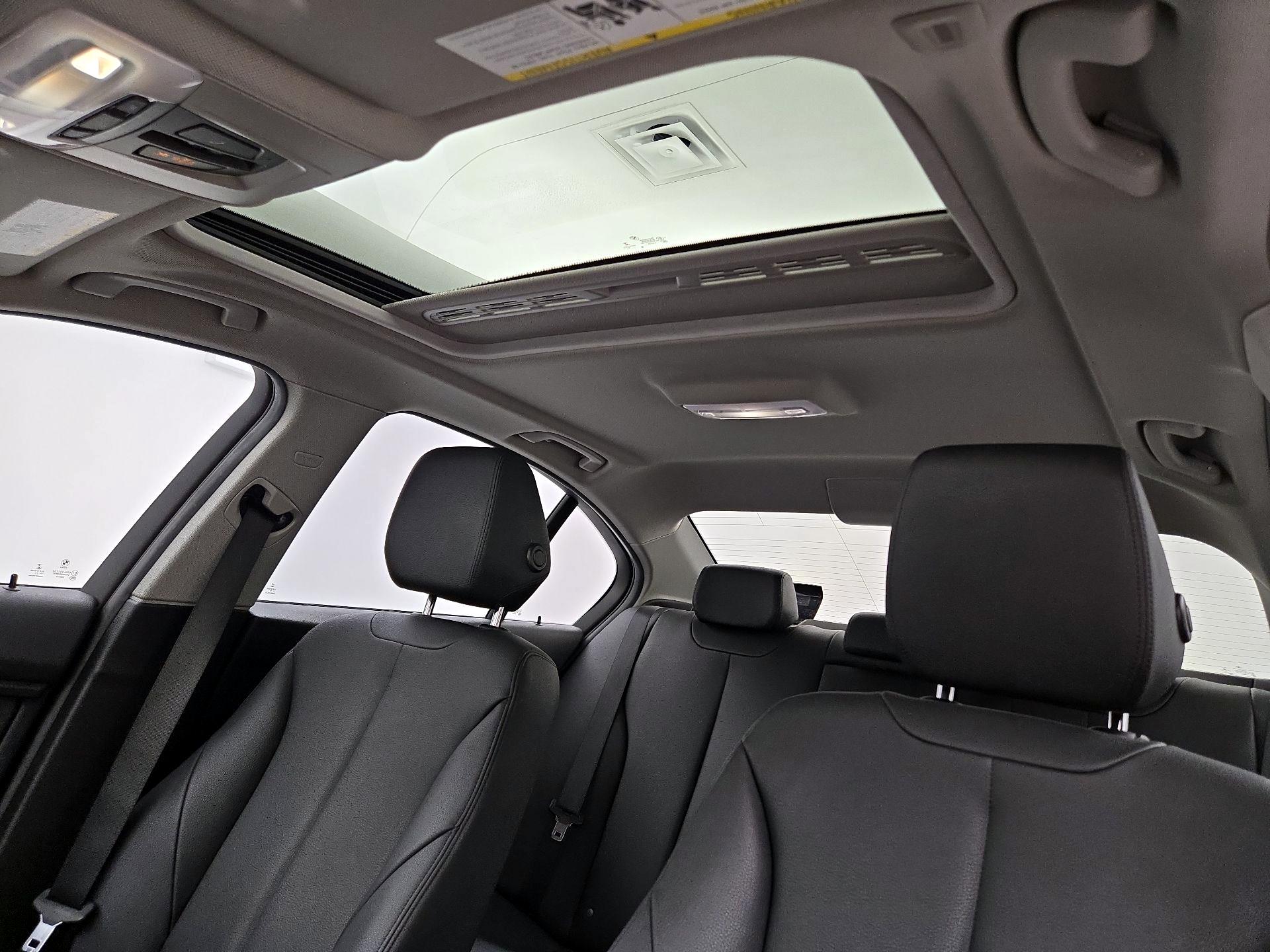 Thumbnail: 2015 BMW 3 Series - 18