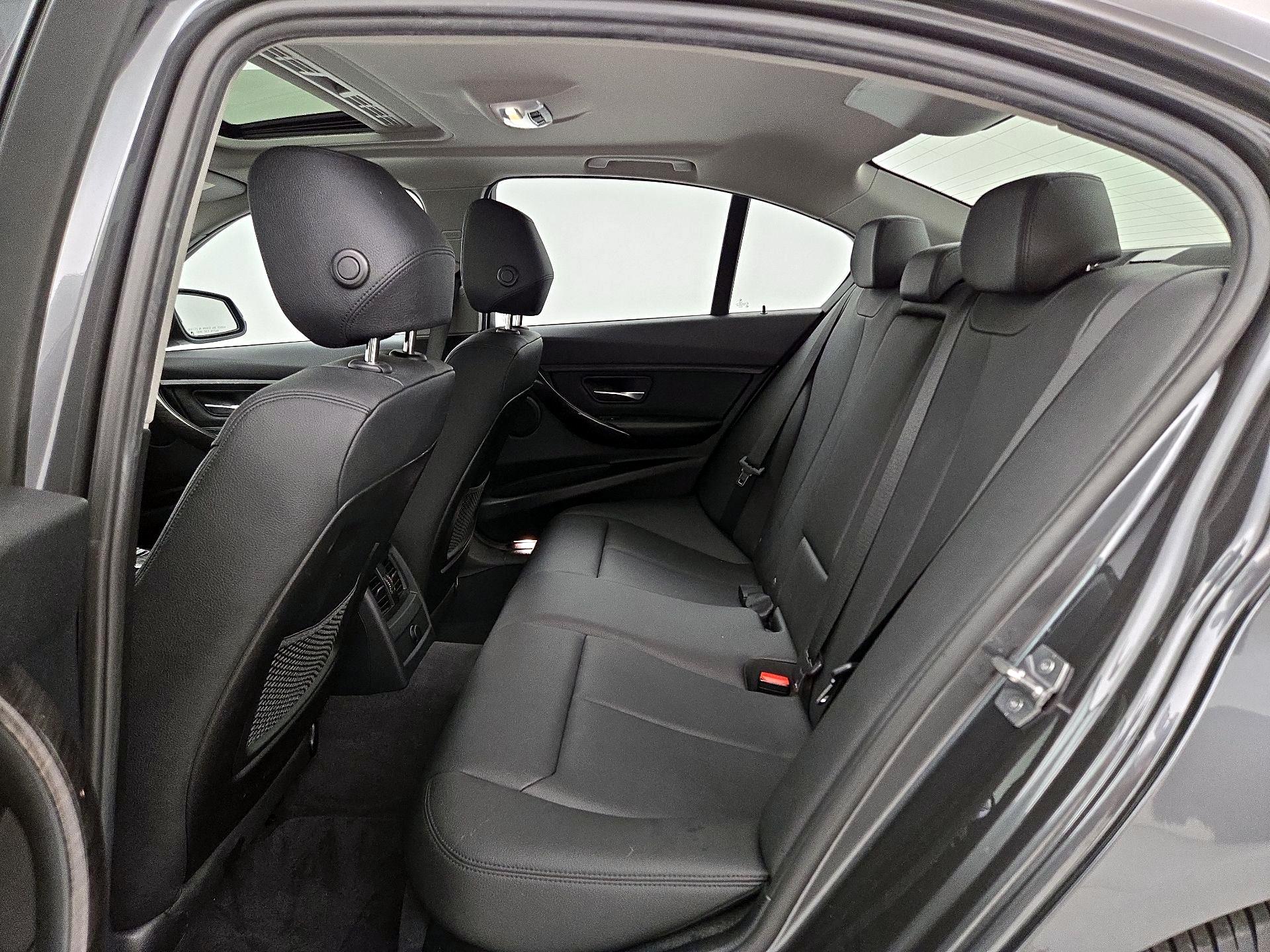 Thumbnail: 2015 BMW 3 Series - 19