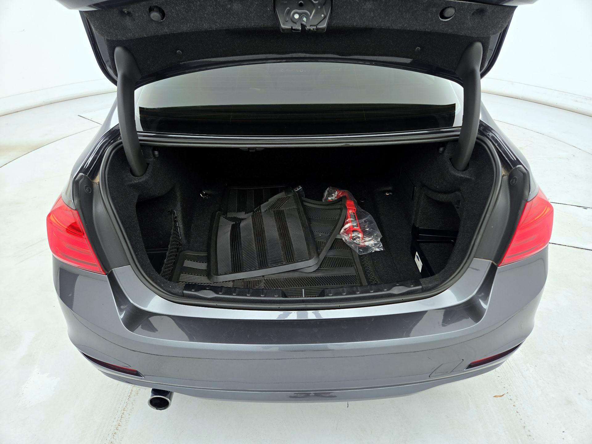 Thumbnail: 2015 BMW 3 Series - 20