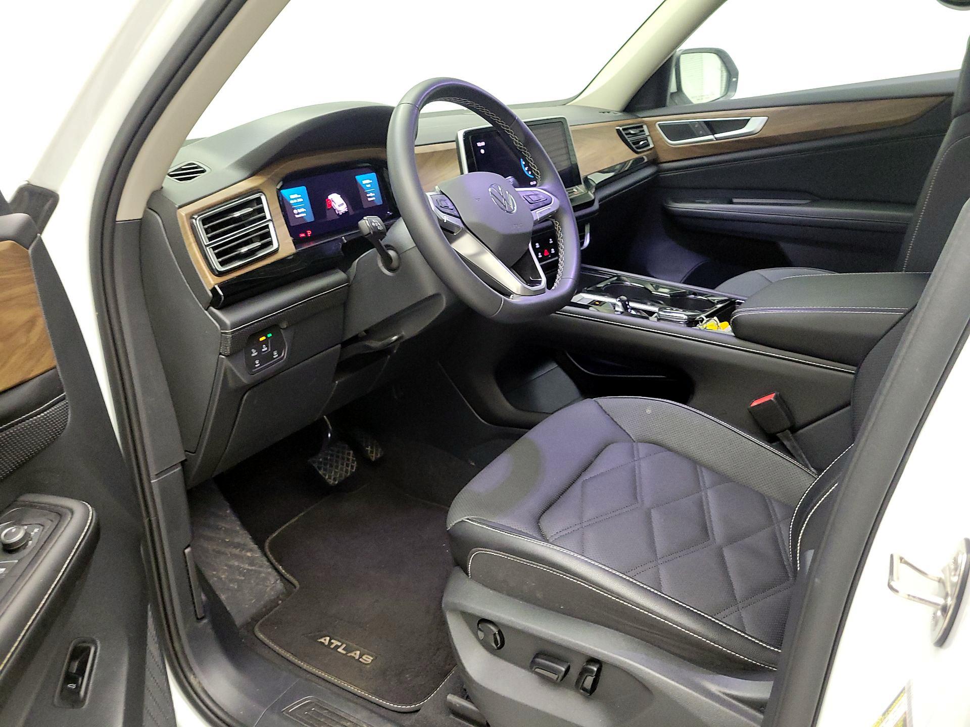 Thumbnail: 2024 Volkswagen Atlas - 9