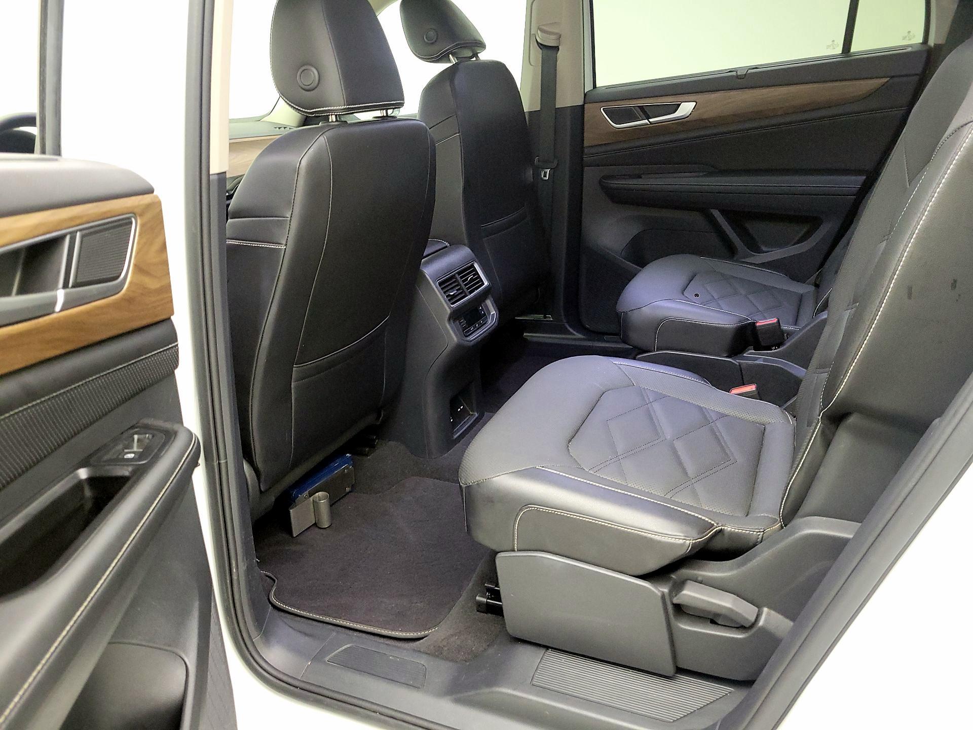 Thumbnail: 2024 Volkswagen Atlas - 17