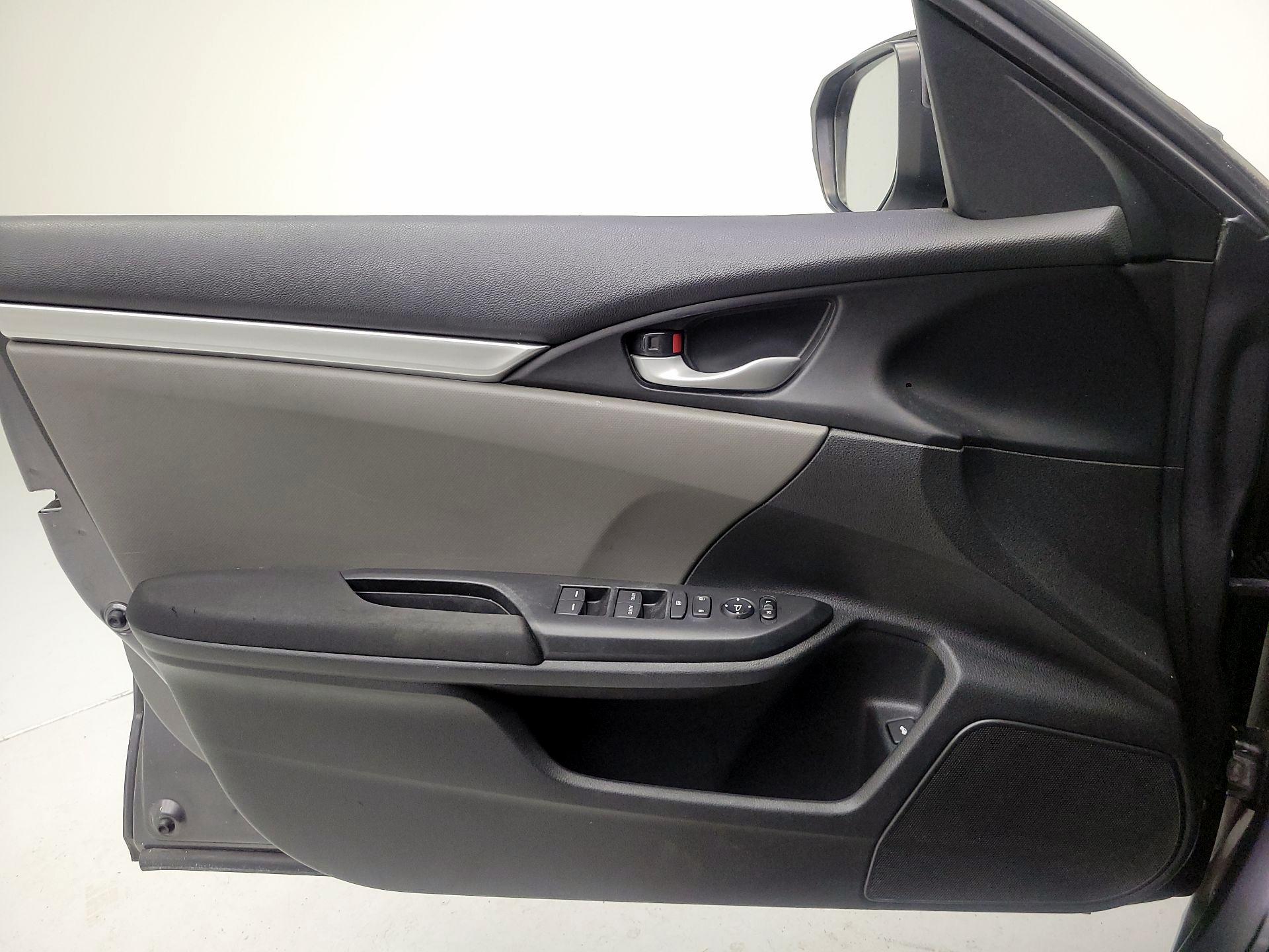 Thumbnail: 2017 Honda Civic - 10