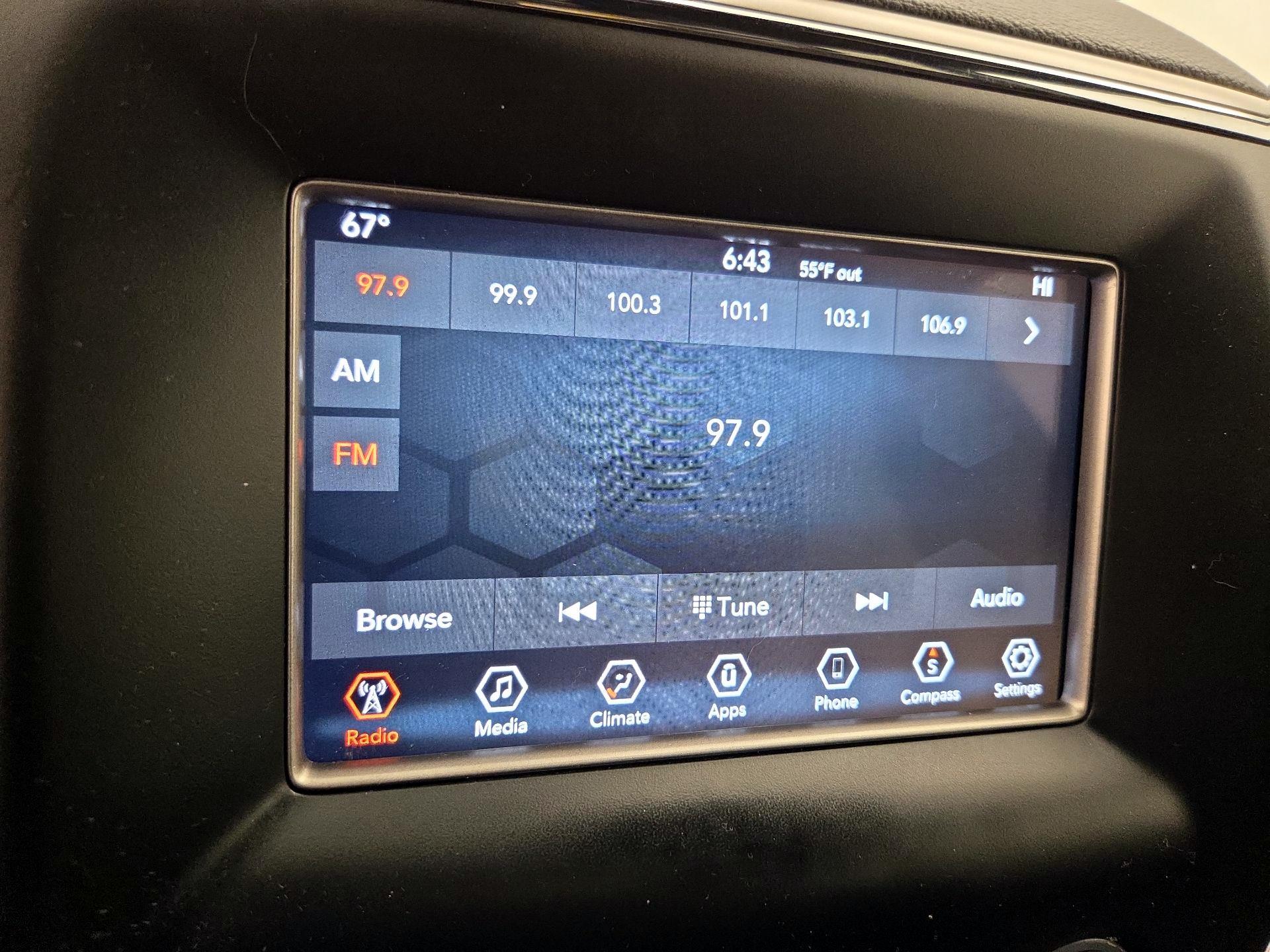 Thumbnail: 2018 Jeep Grand Cherokee - 15