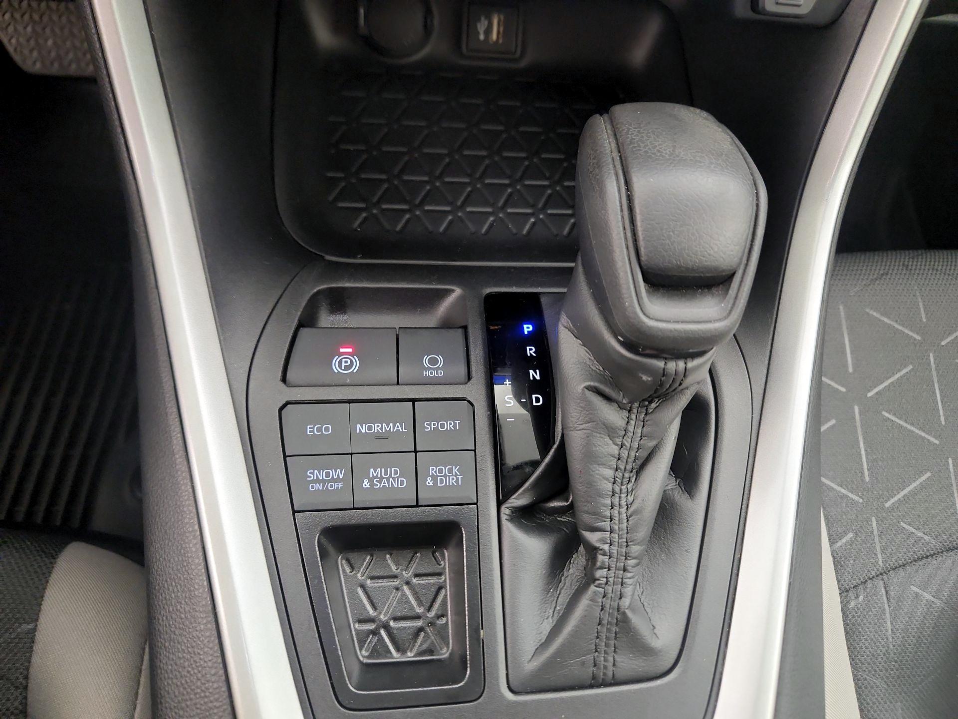 Thumbnail: 2024 Toyota RAV4 - 18