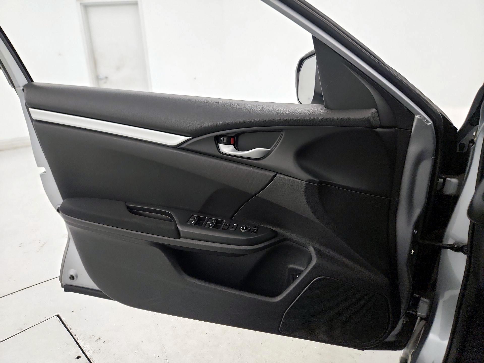 Thumbnail: 2016 Honda Civic - 12