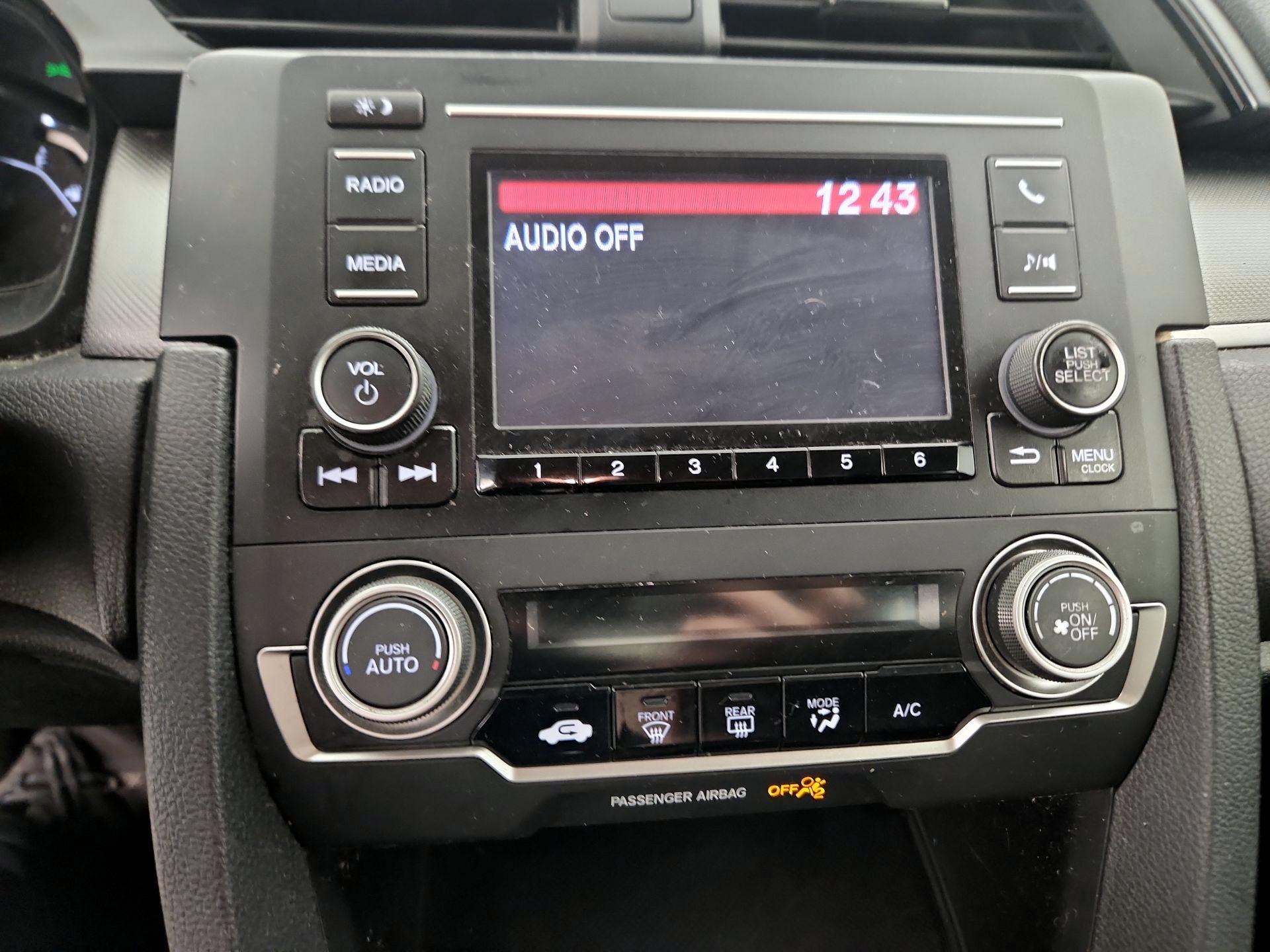 Thumbnail: 2016 Honda Civic - 15