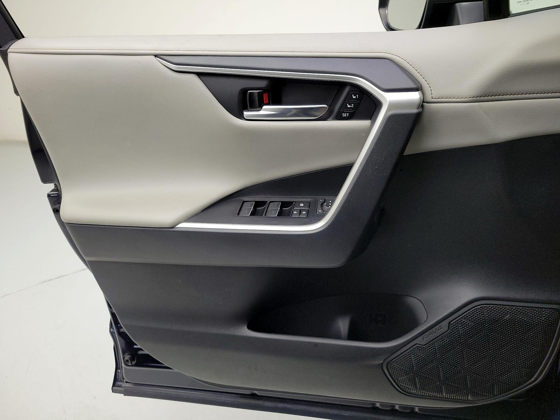 Thumbnail: 2023 Toyota RAV4 - 10