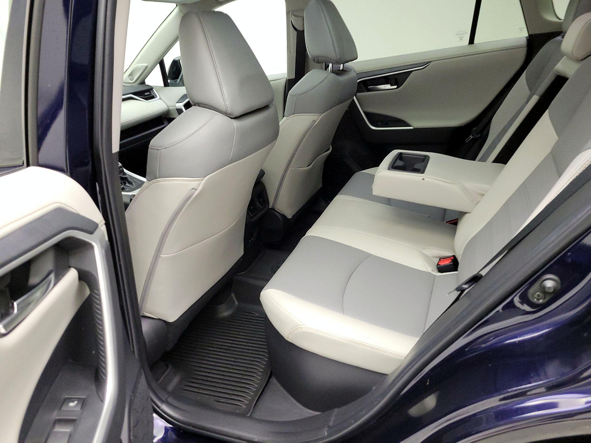 Thumbnail: 2023 Toyota RAV4 - 17