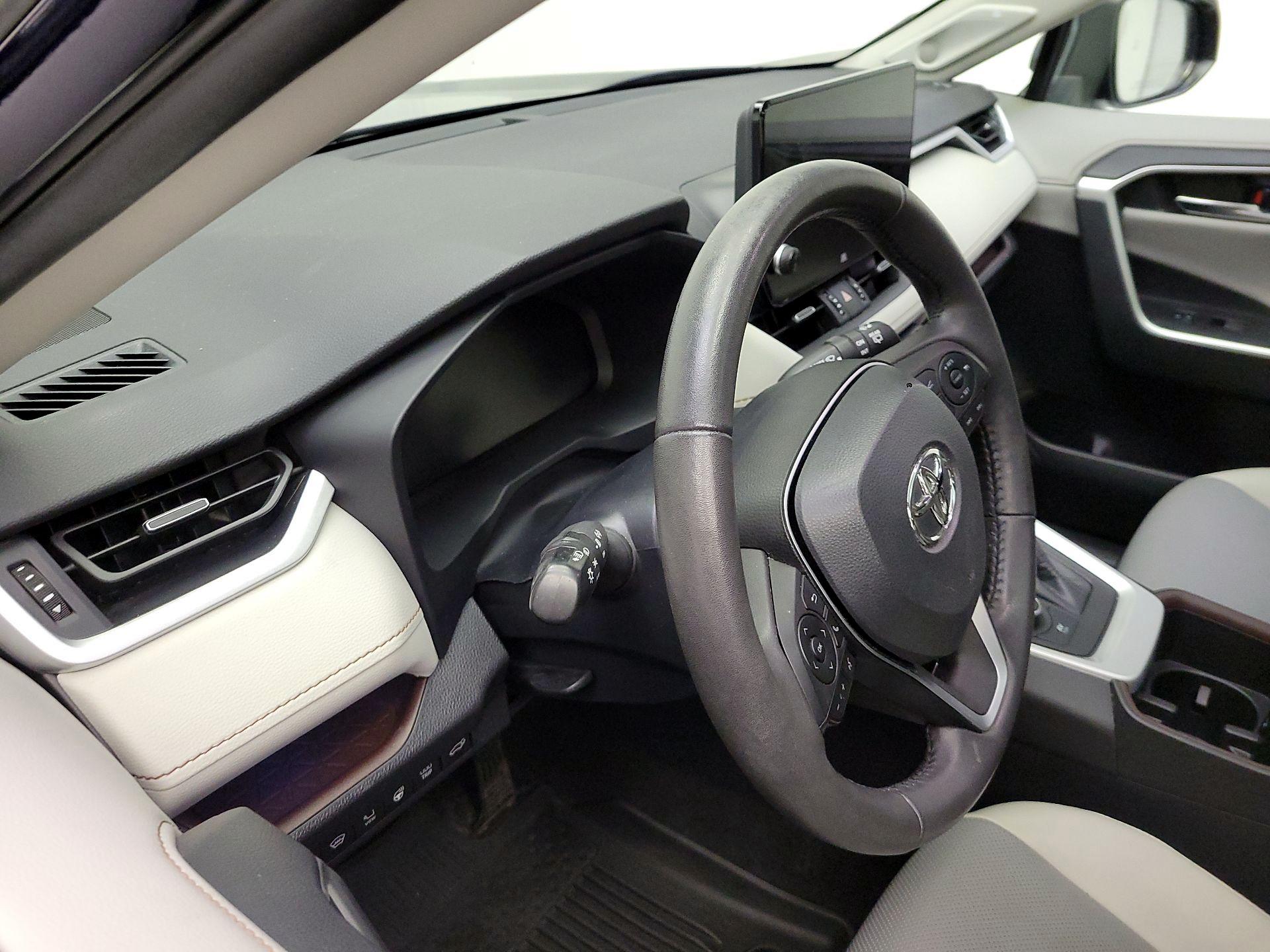 Thumbnail: 2023 Toyota RAV4 - 8
