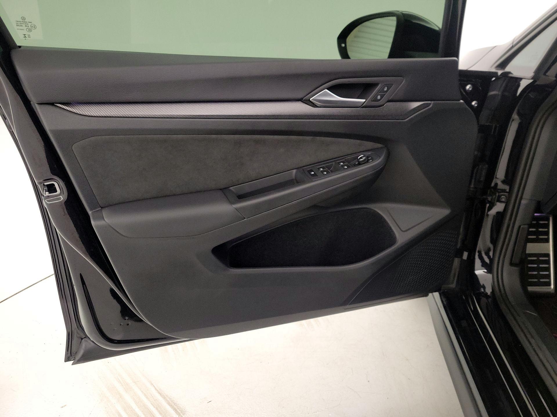 Thumbnail: 2025 Volkswagen Golf - 12