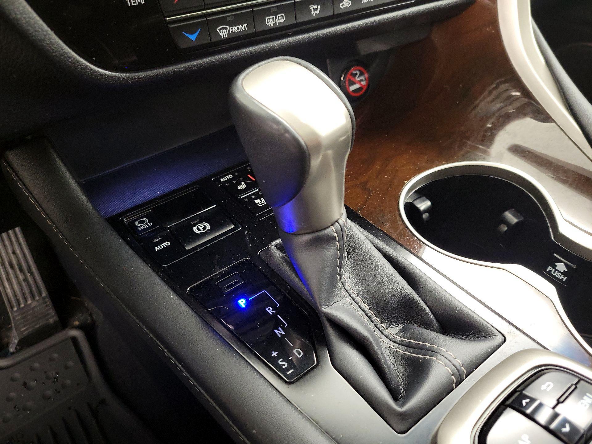 Thumbnail: 2019 Lexus RX - 18