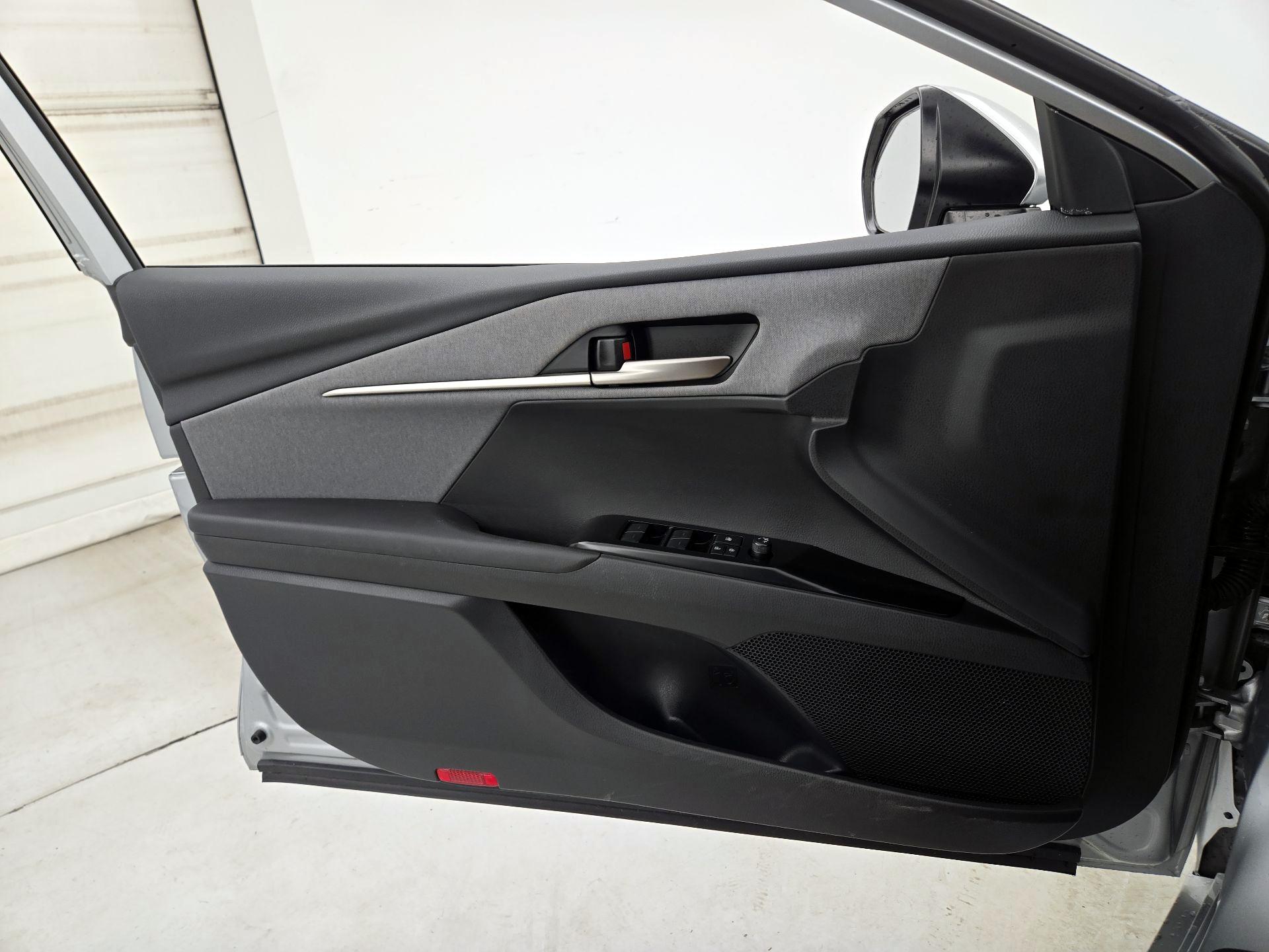 Thumbnail: 2025 Toyota Camry - 12