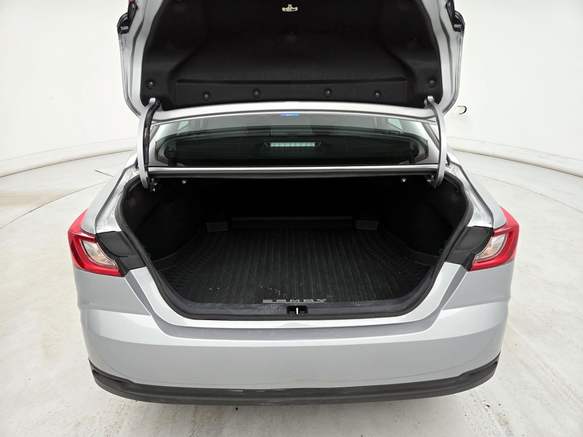 Thumbnail: 2025 Toyota Camry - 20