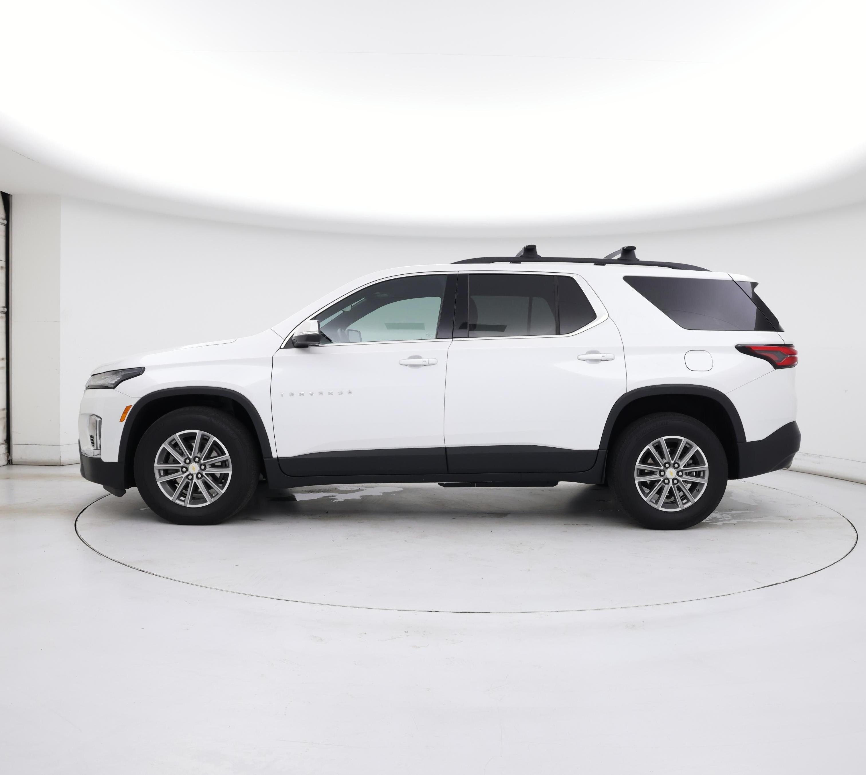 Thumbnail: 2023 Chevrolet Traverse - 3