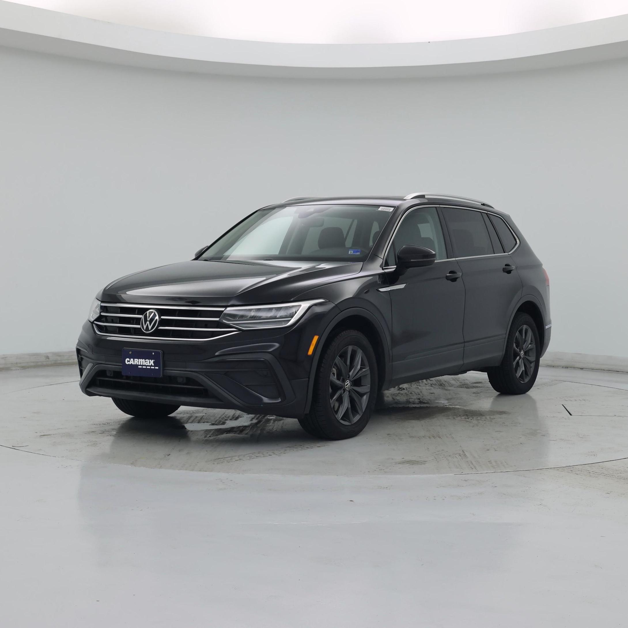 Thumbnail: 2023 Volkswagen Tiguan - 4