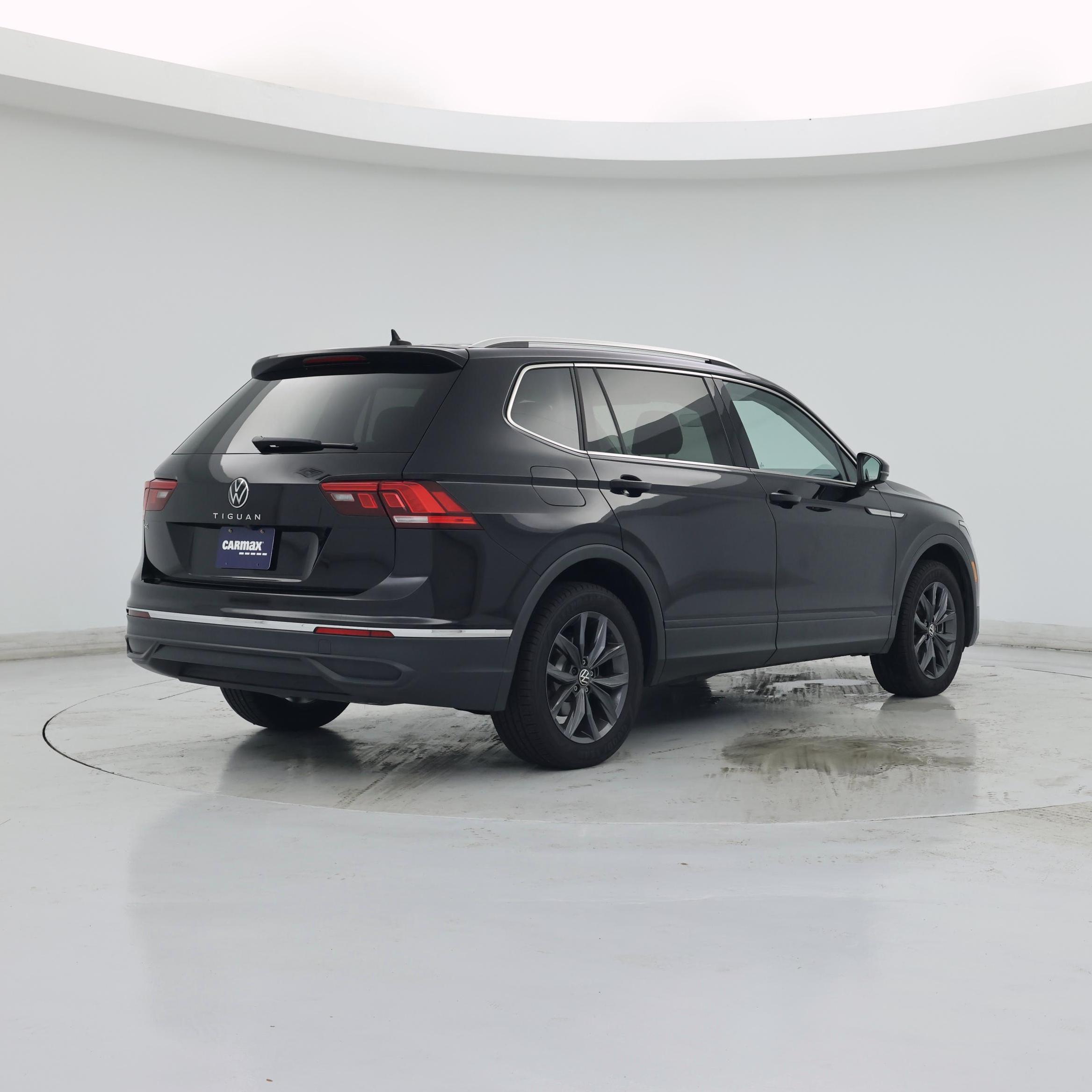 Thumbnail: 2023 Volkswagen Tiguan - 8