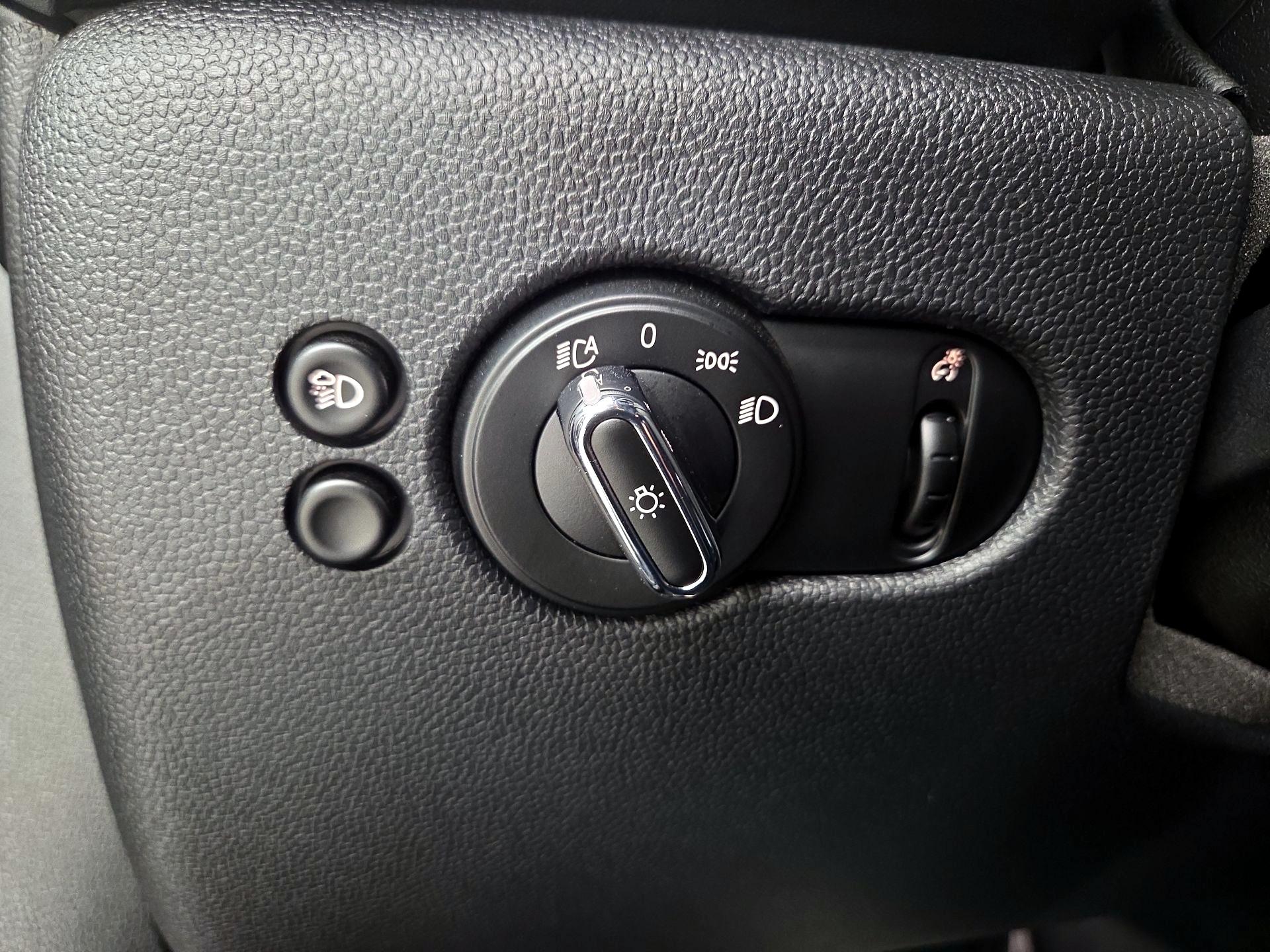 Thumbnail: 2023 MINI Cooper - 11