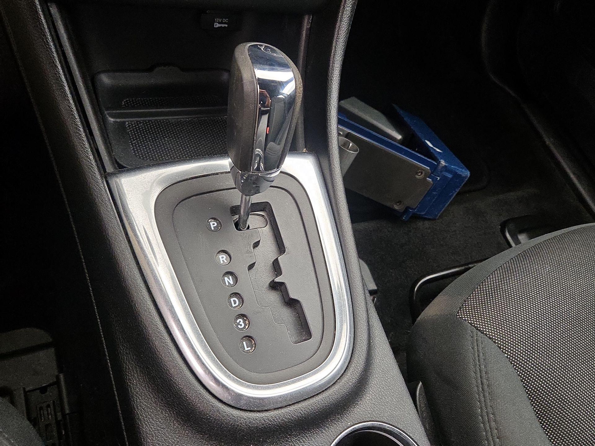 Thumbnail: 2014 Dodge Avenger - 16