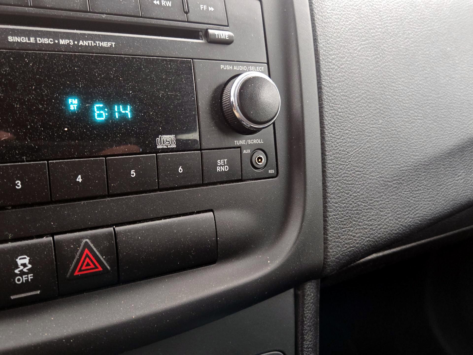 Thumbnail: 2014 Dodge Avenger - 17