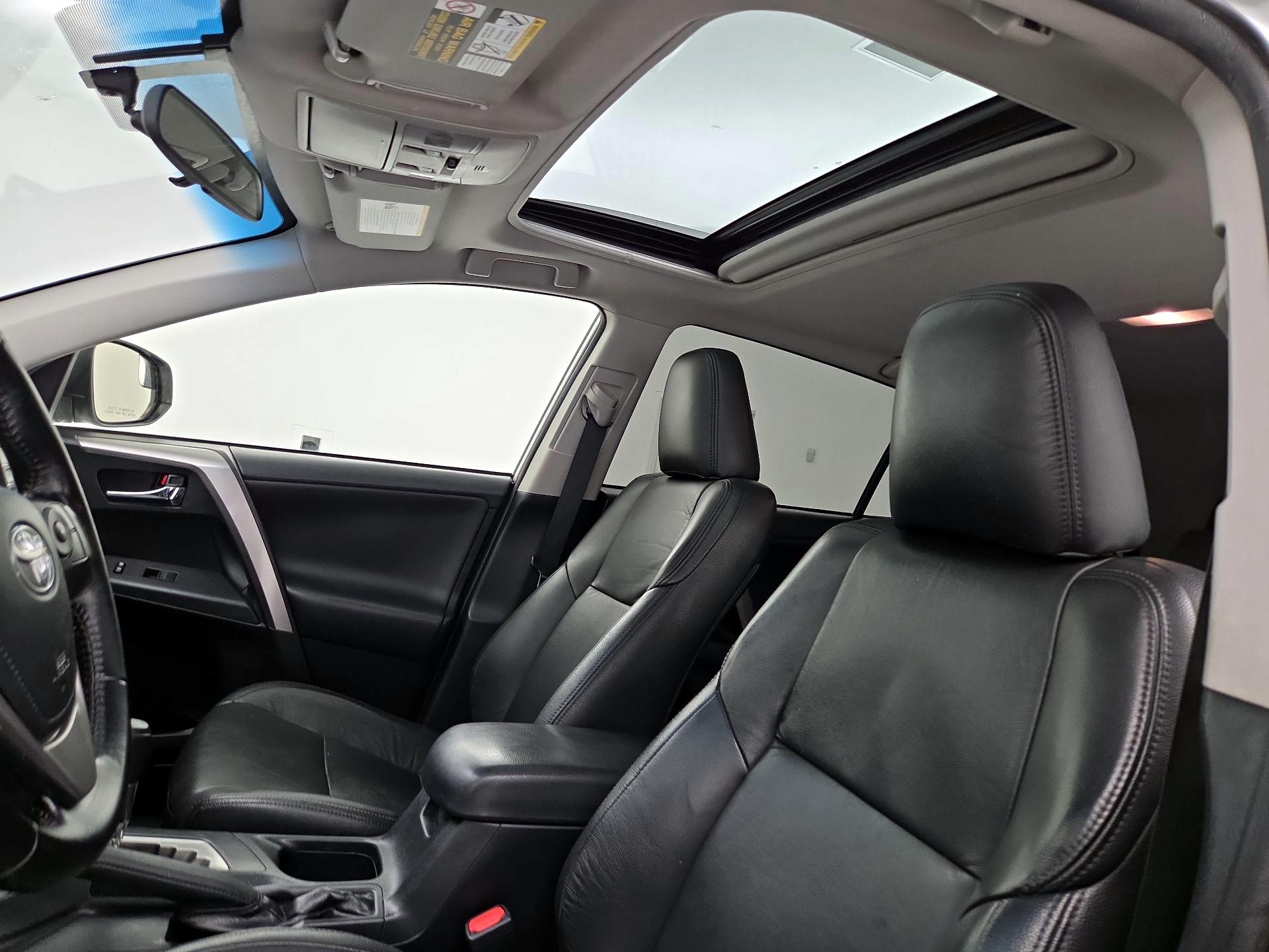Thumbnail: 2016 Toyota RAV4 - 19