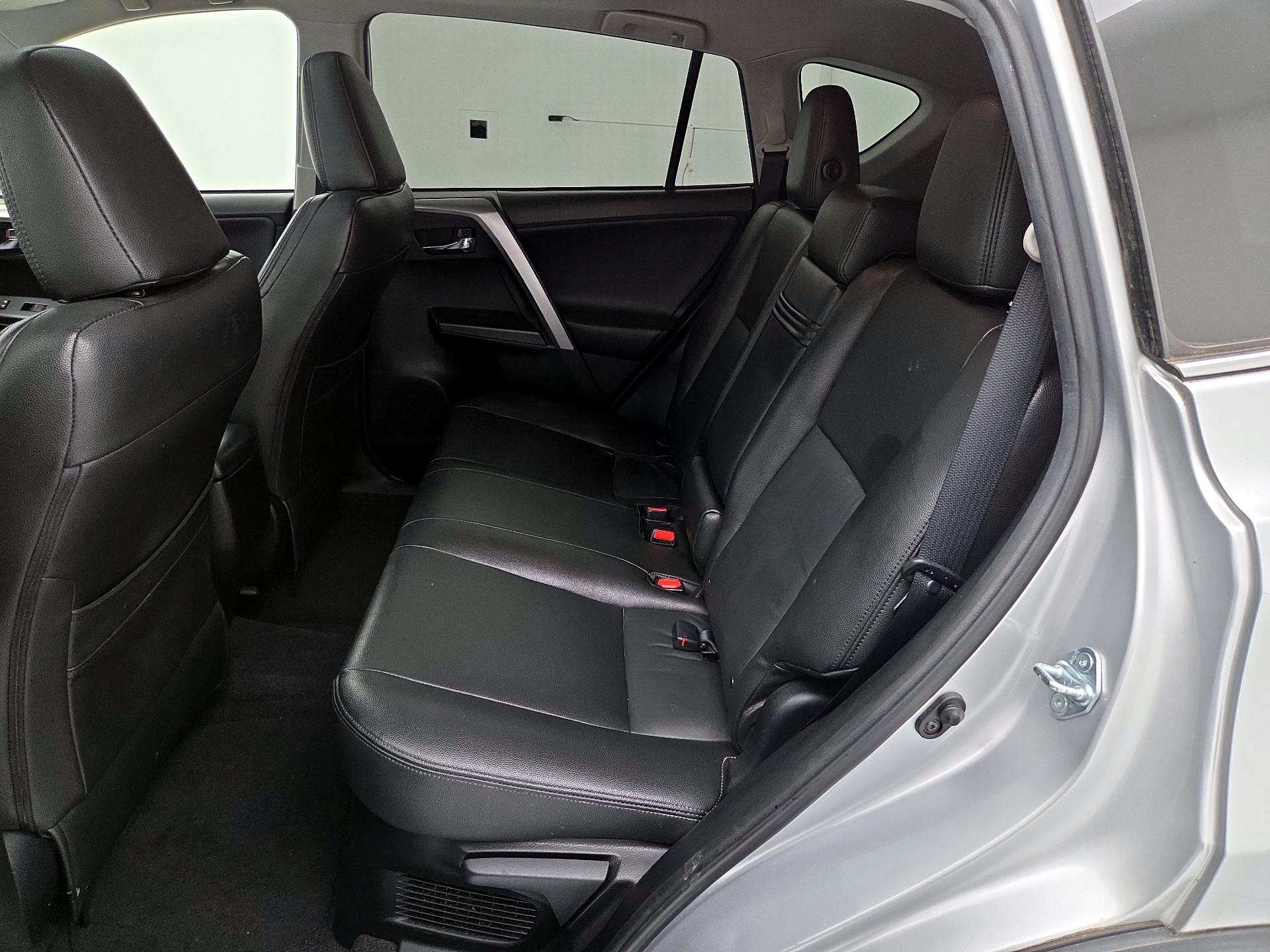 Thumbnail: 2016 Toyota RAV4 - 20