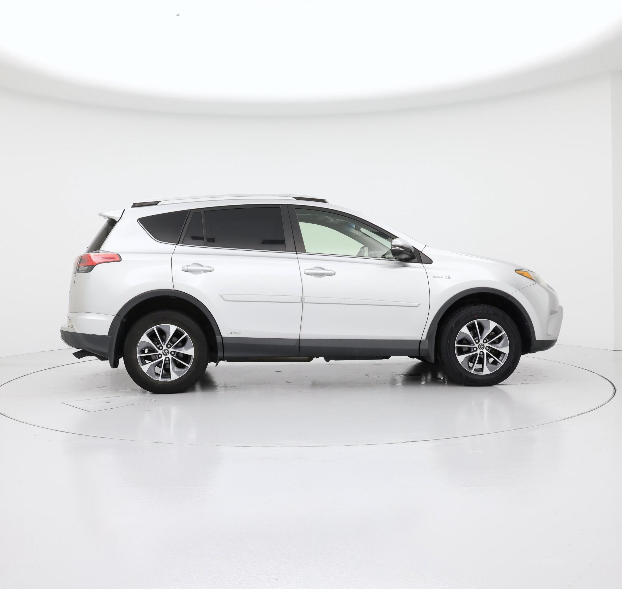 Thumbnail: 2016 Toyota RAV4 - 7
