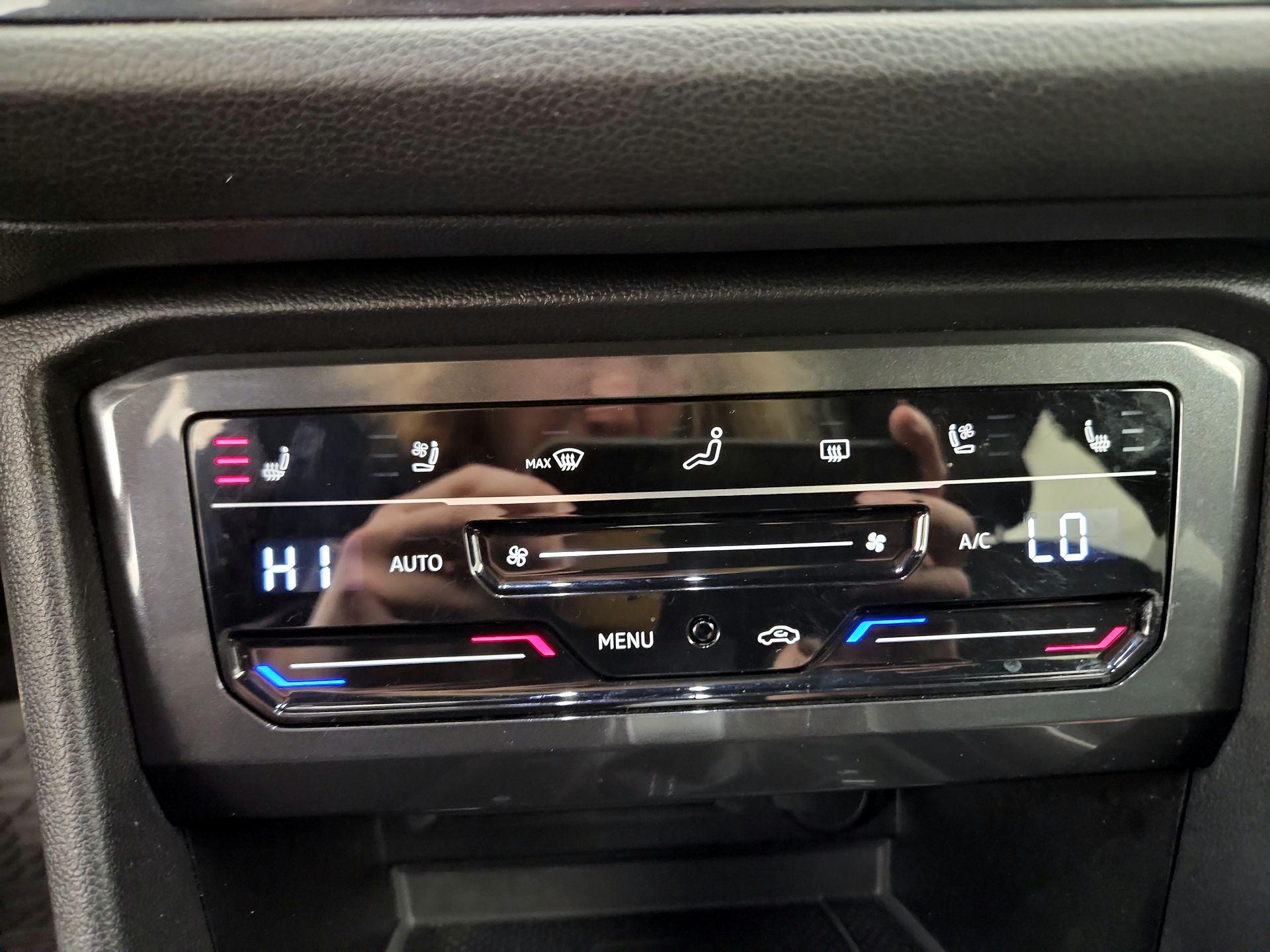 Thumbnail: 2024 Volkswagen Tiguan - 17