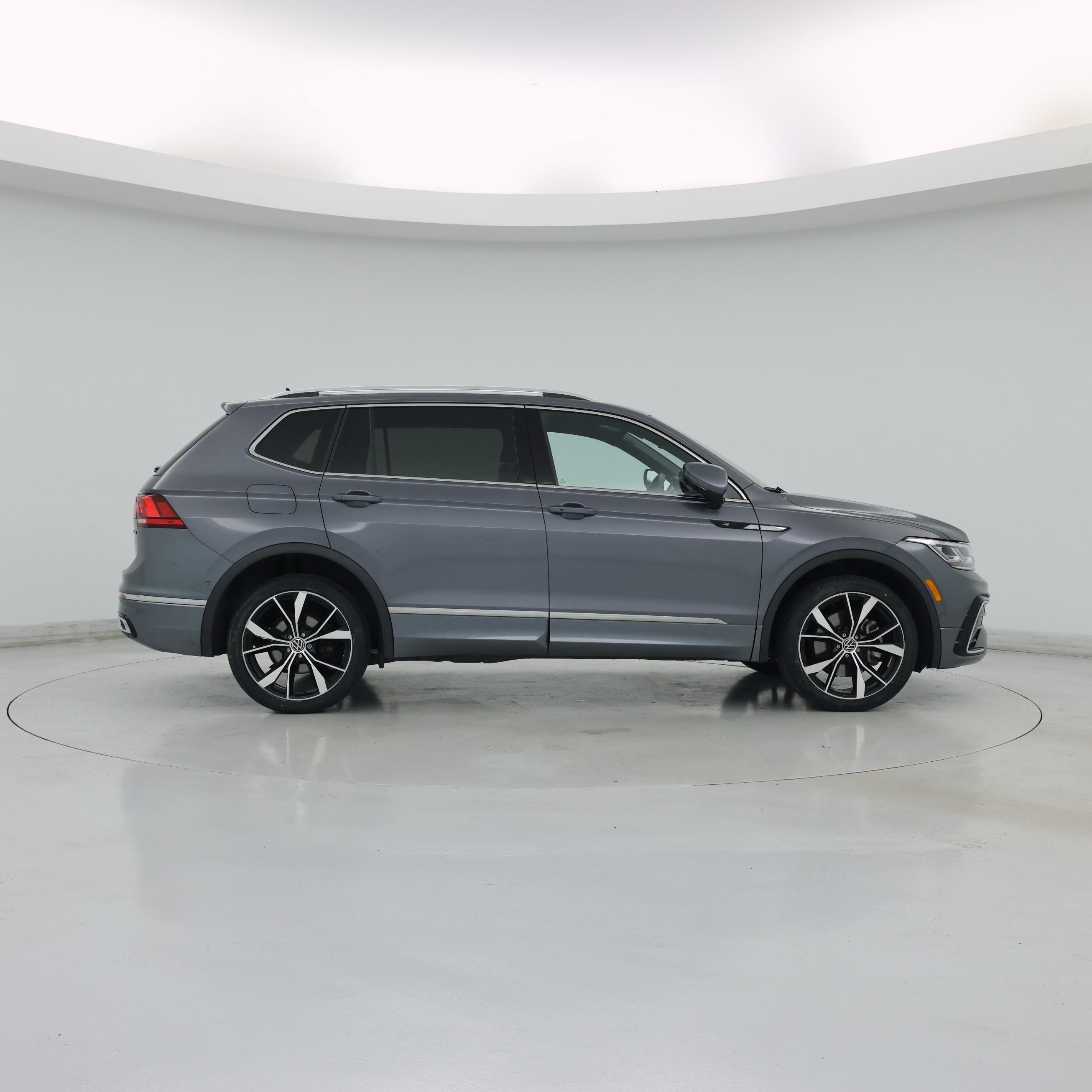 Thumbnail: 2024 Volkswagen Tiguan - 7