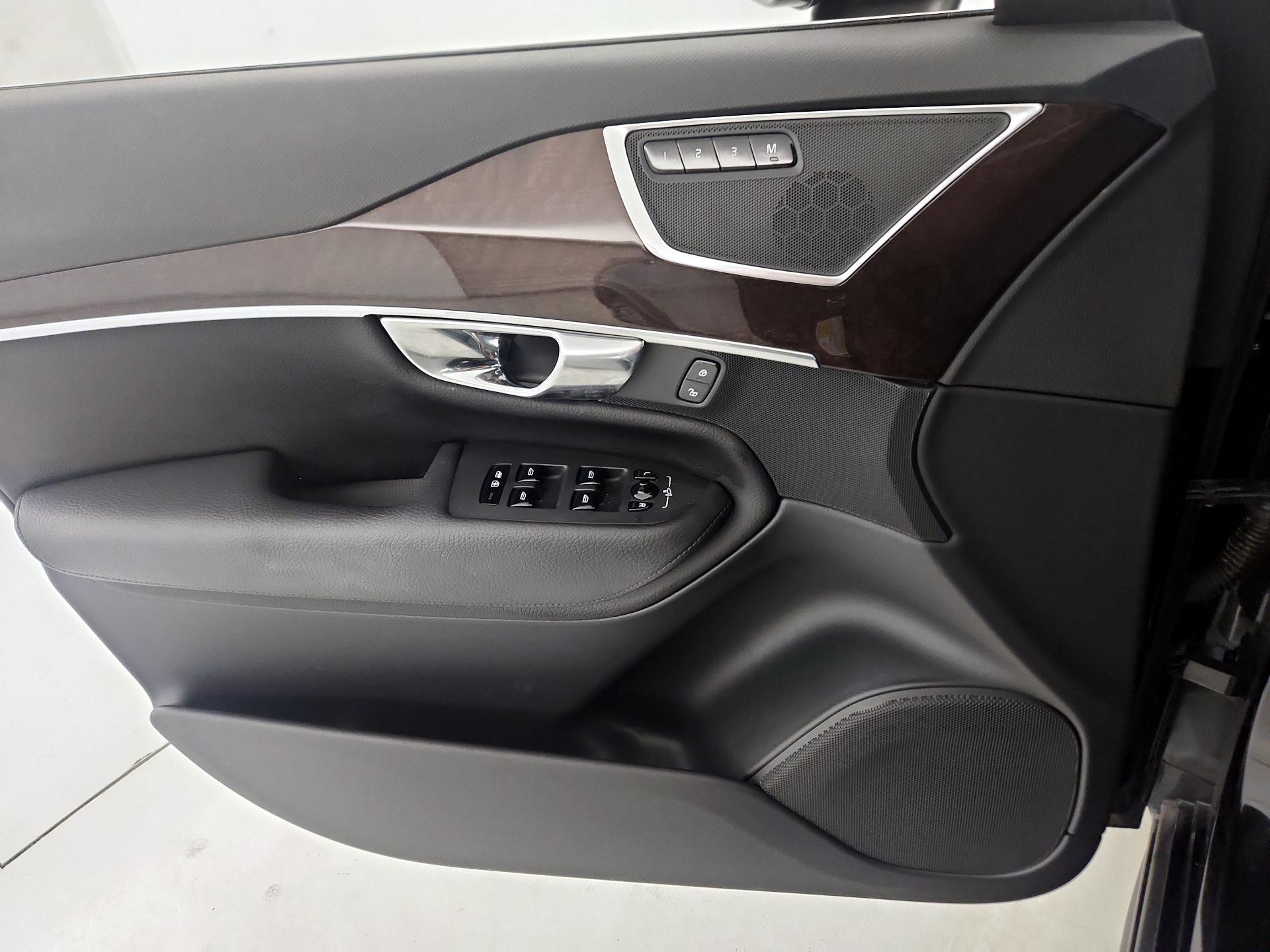 Thumbnail: 2019 Volvo XC90 - 12