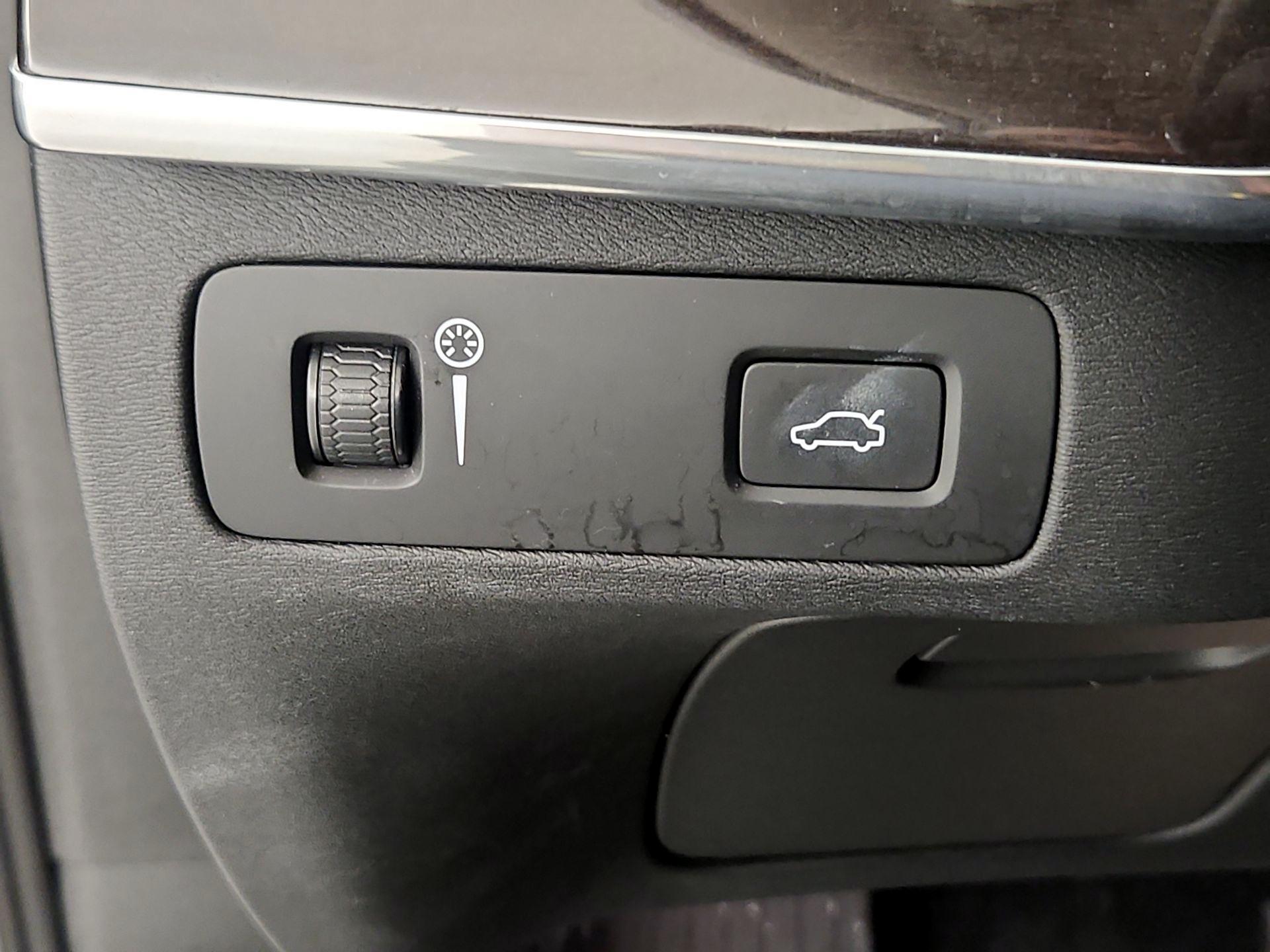 Thumbnail: 2019 Volvo XC90 - 13