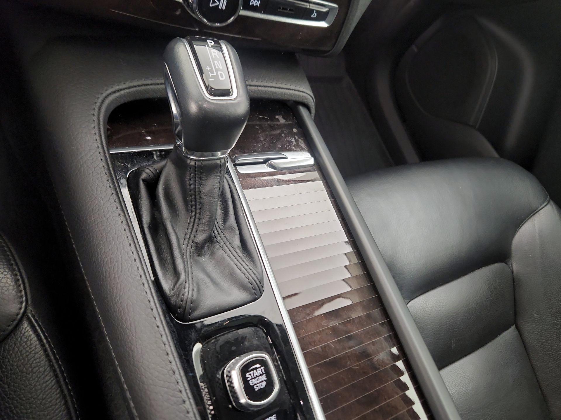 Thumbnail: 2019 Volvo XC90 - 18