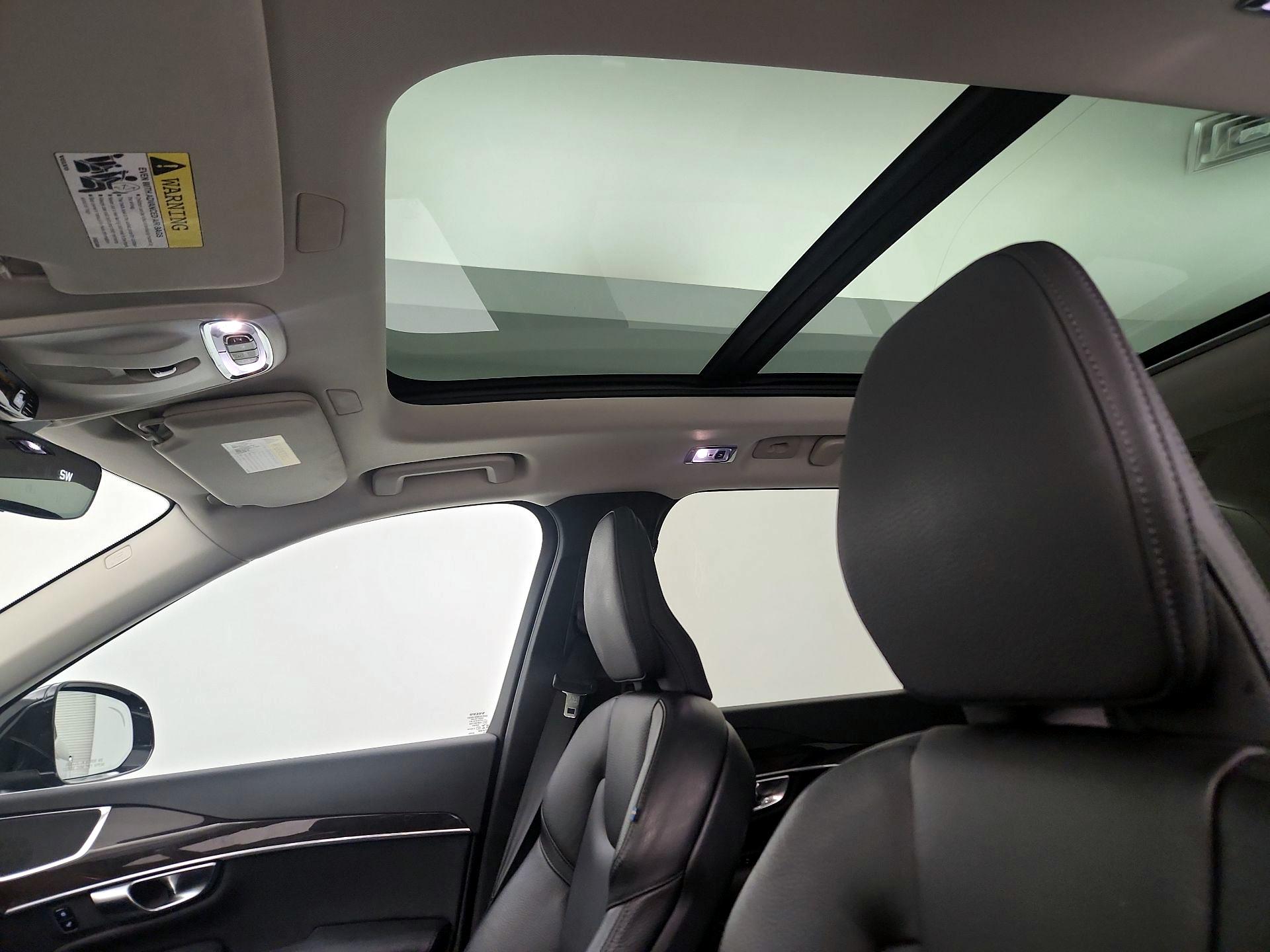 Thumbnail: 2019 Volvo XC90 - 20