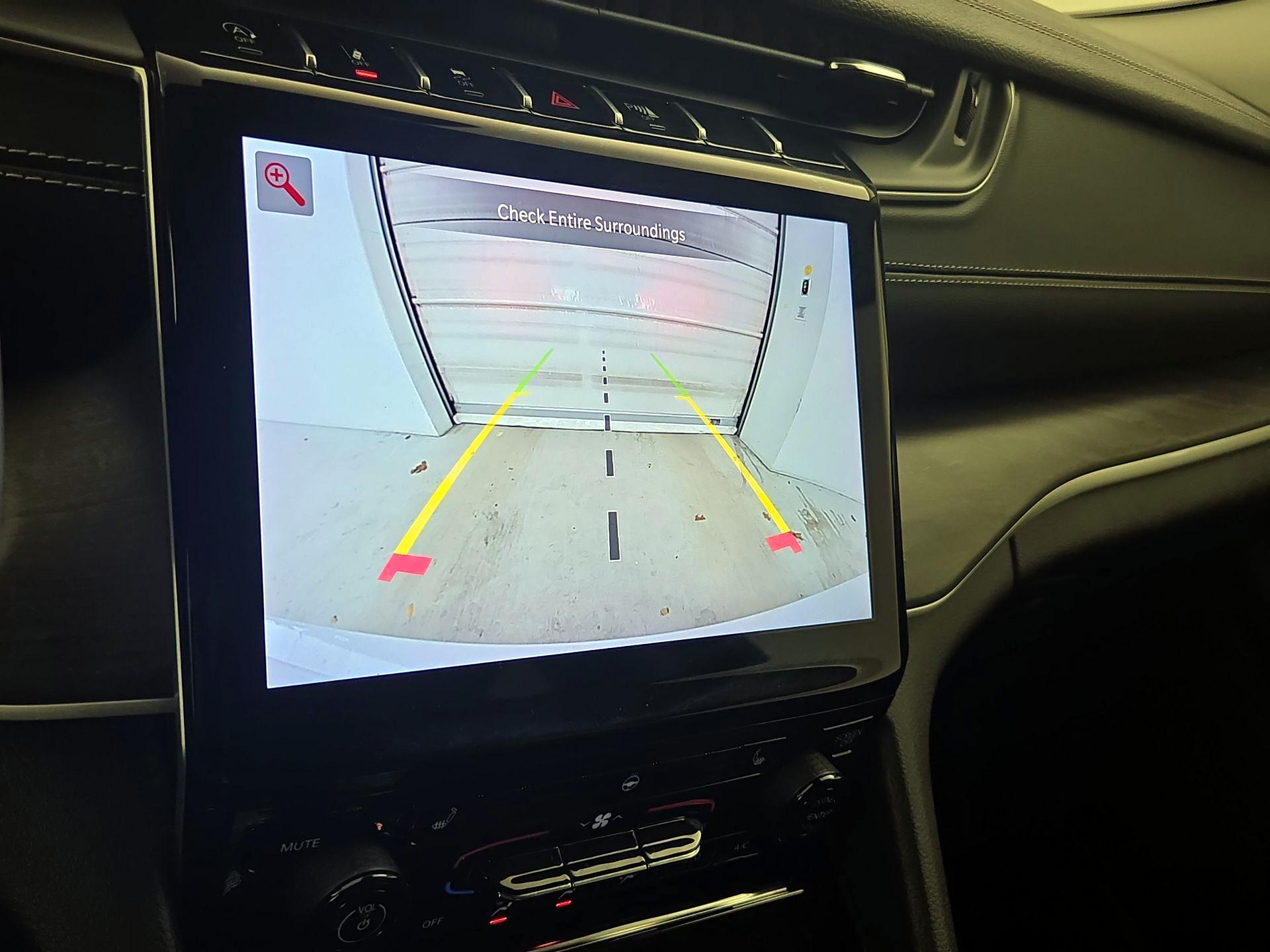 Thumbnail: 2023 Jeep Grand Cherokee - 15