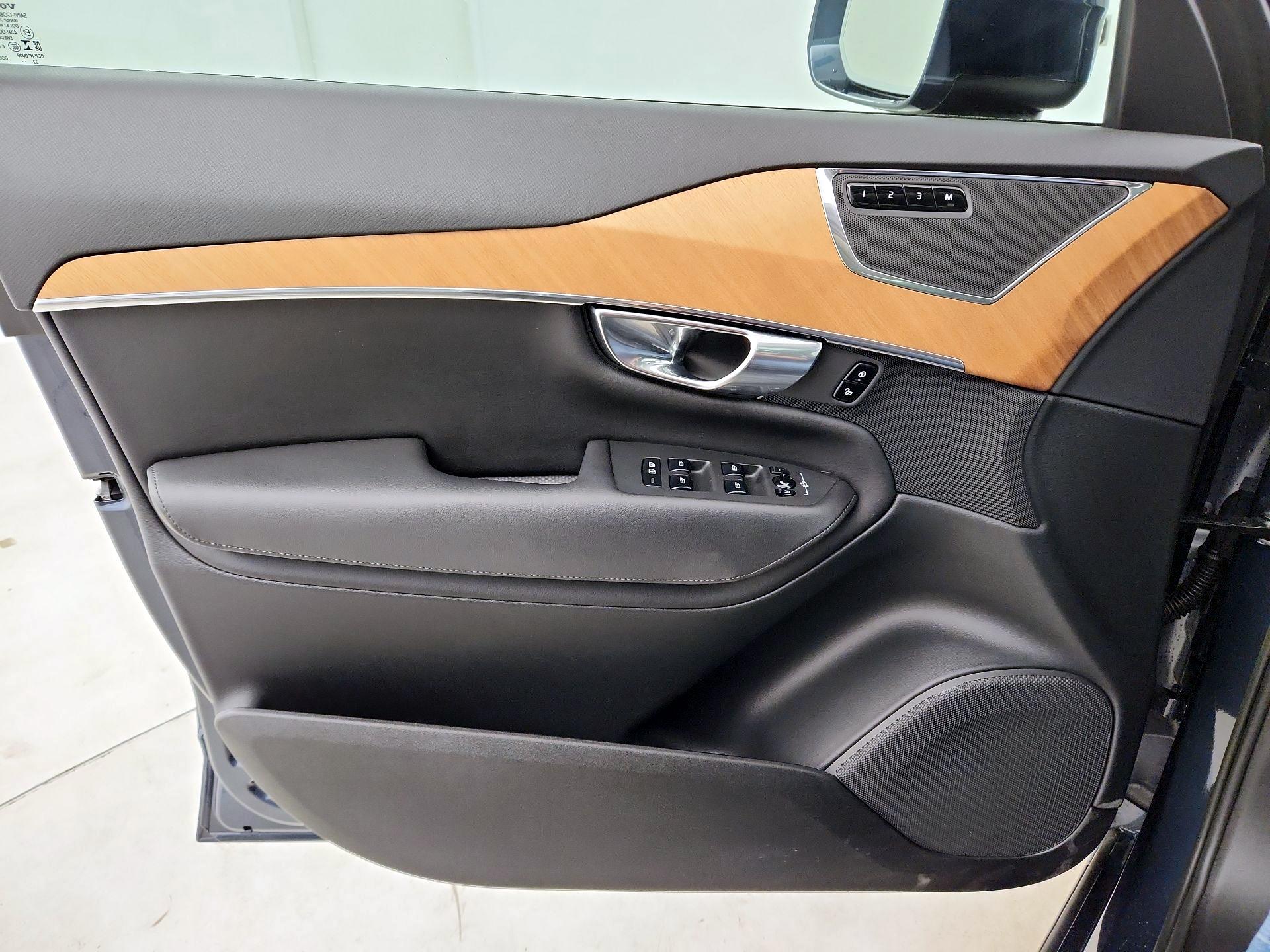 Thumbnail: 2023 Volvo XC90 - 10