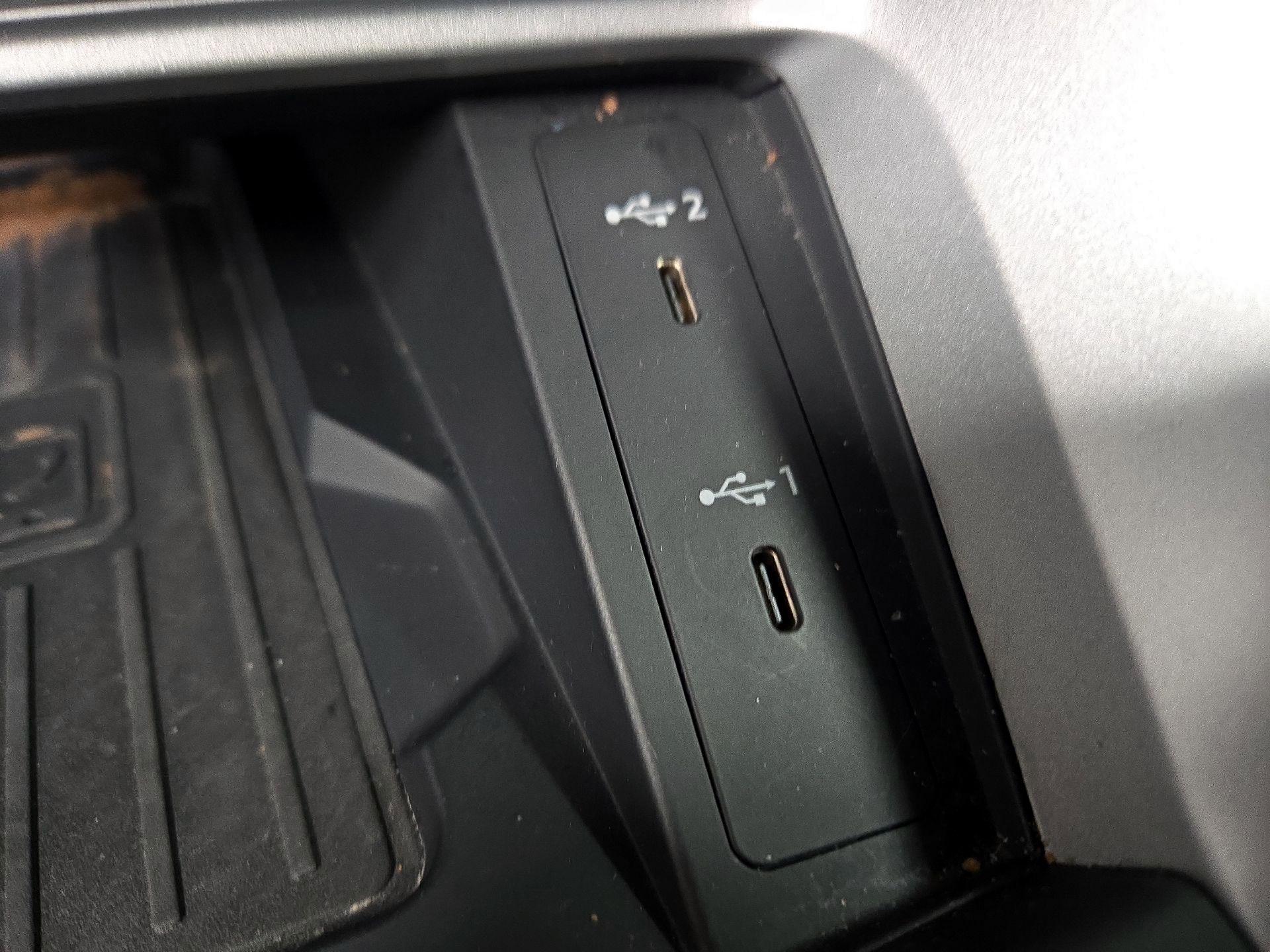 Thumbnail: 2024 Audi Q3 - 18