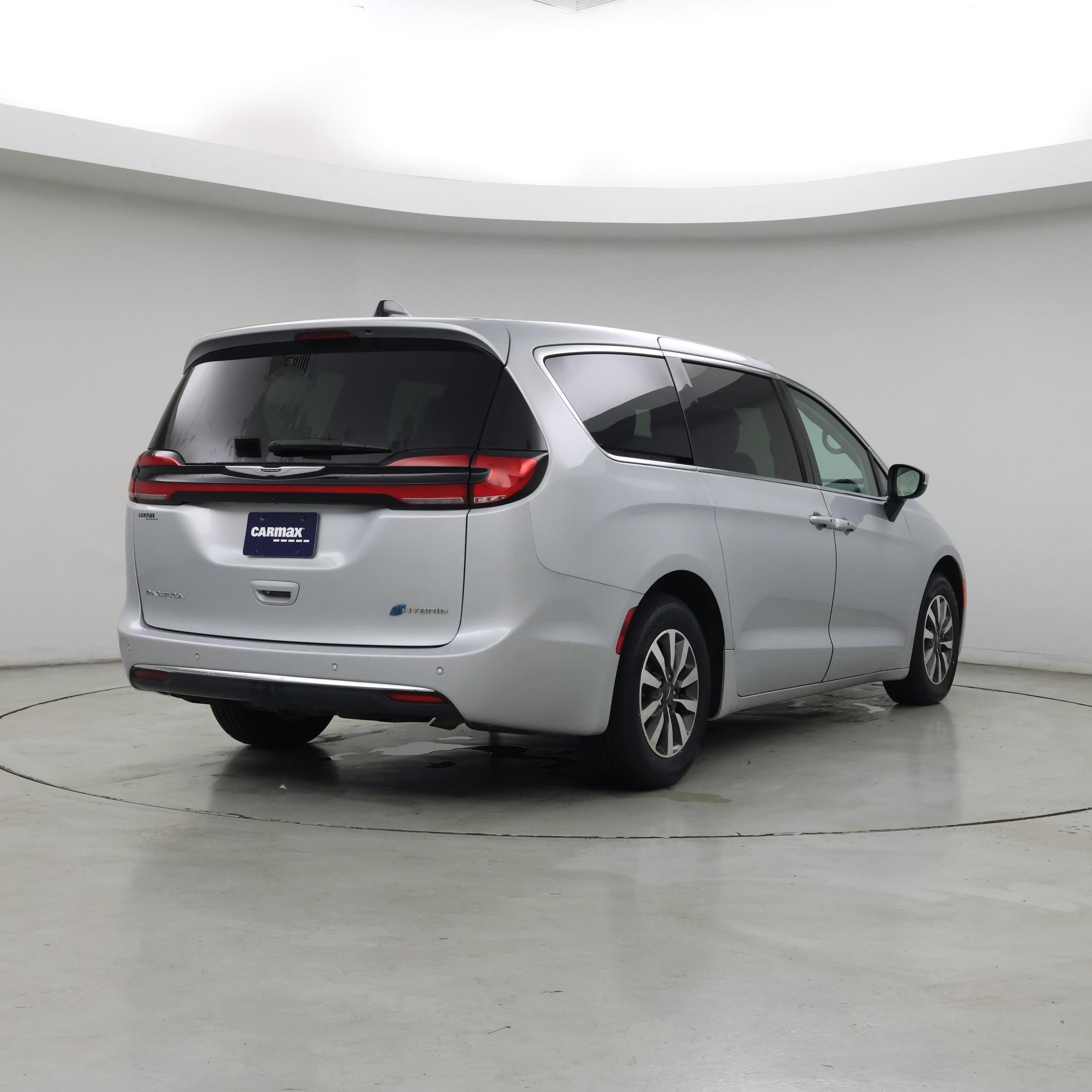 Thumbnail: 2023 Chrysler Pacifica - 8