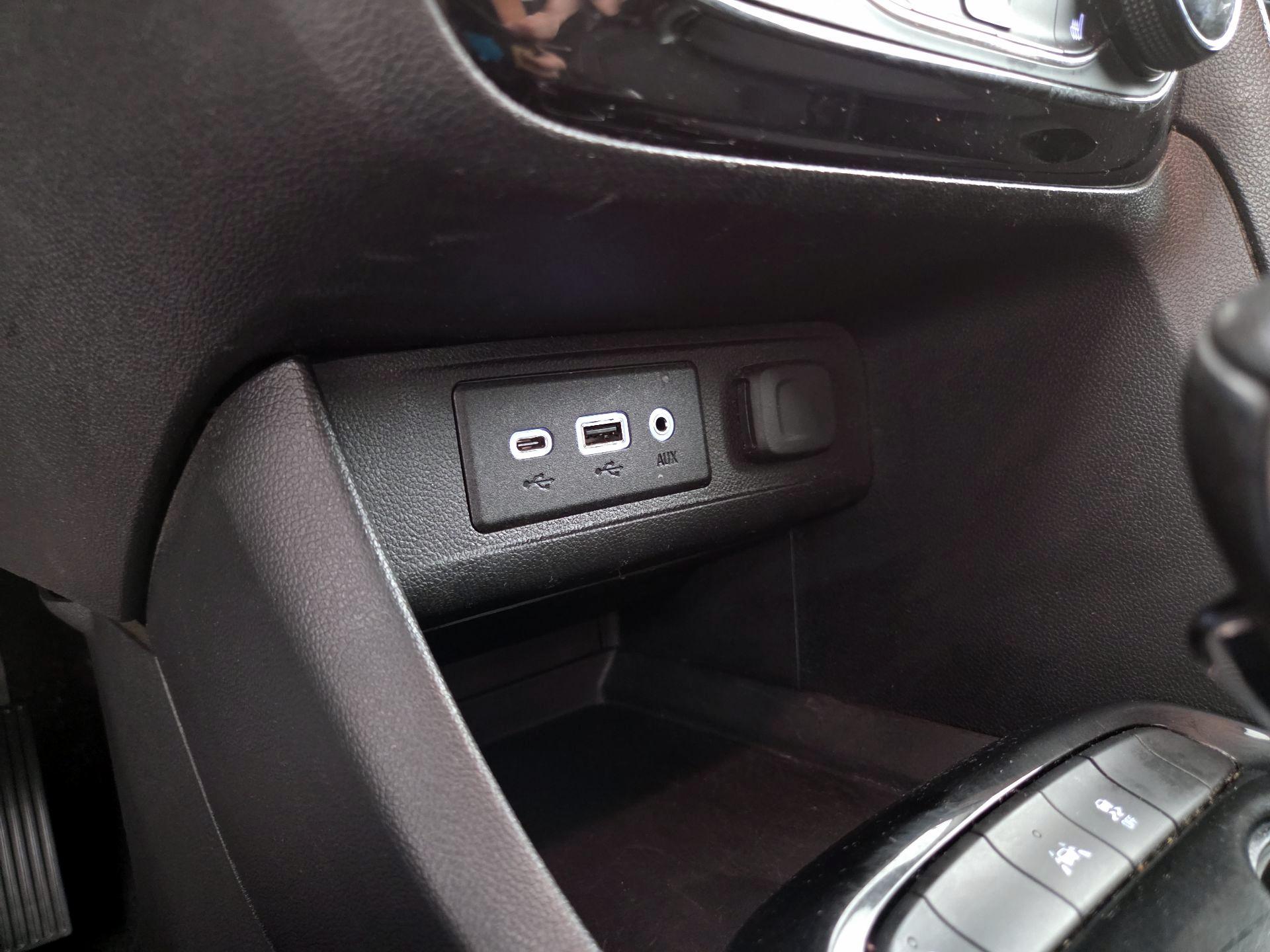 Thumbnail: 2021 Buick Encore GX - 18