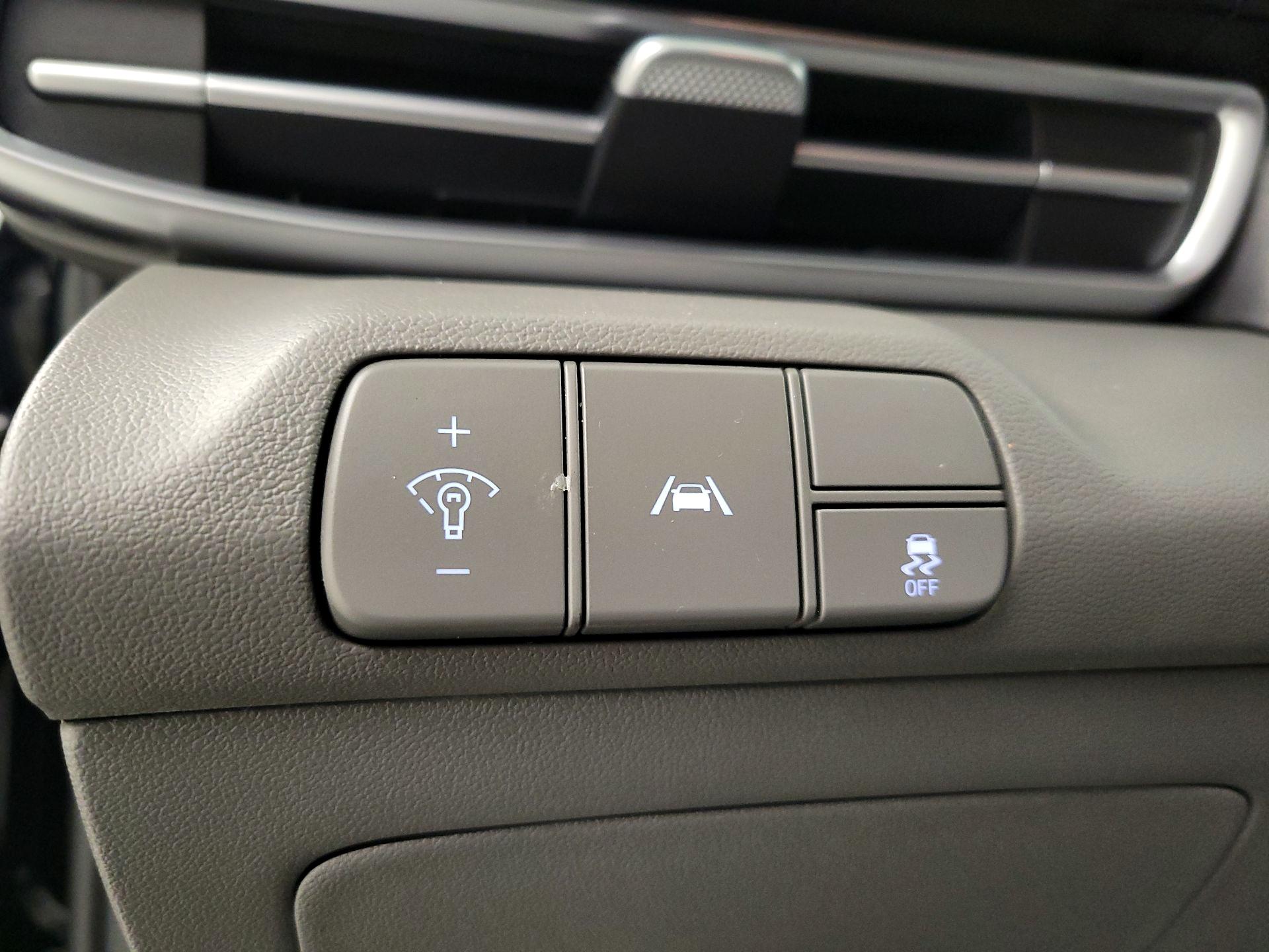 Thumbnail: 2023 Hyundai Elantra - 13