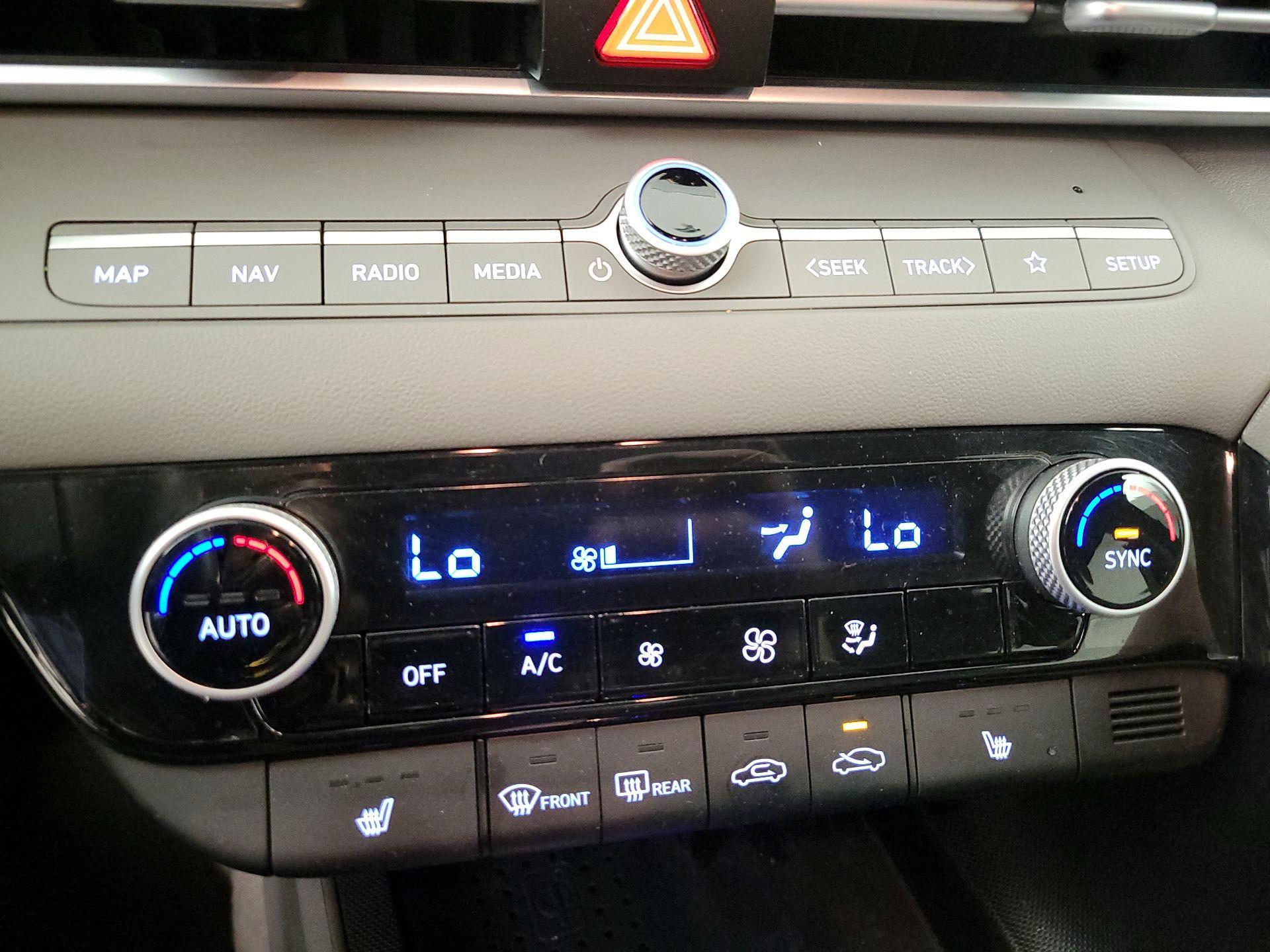 Thumbnail: 2023 Hyundai Elantra - 17