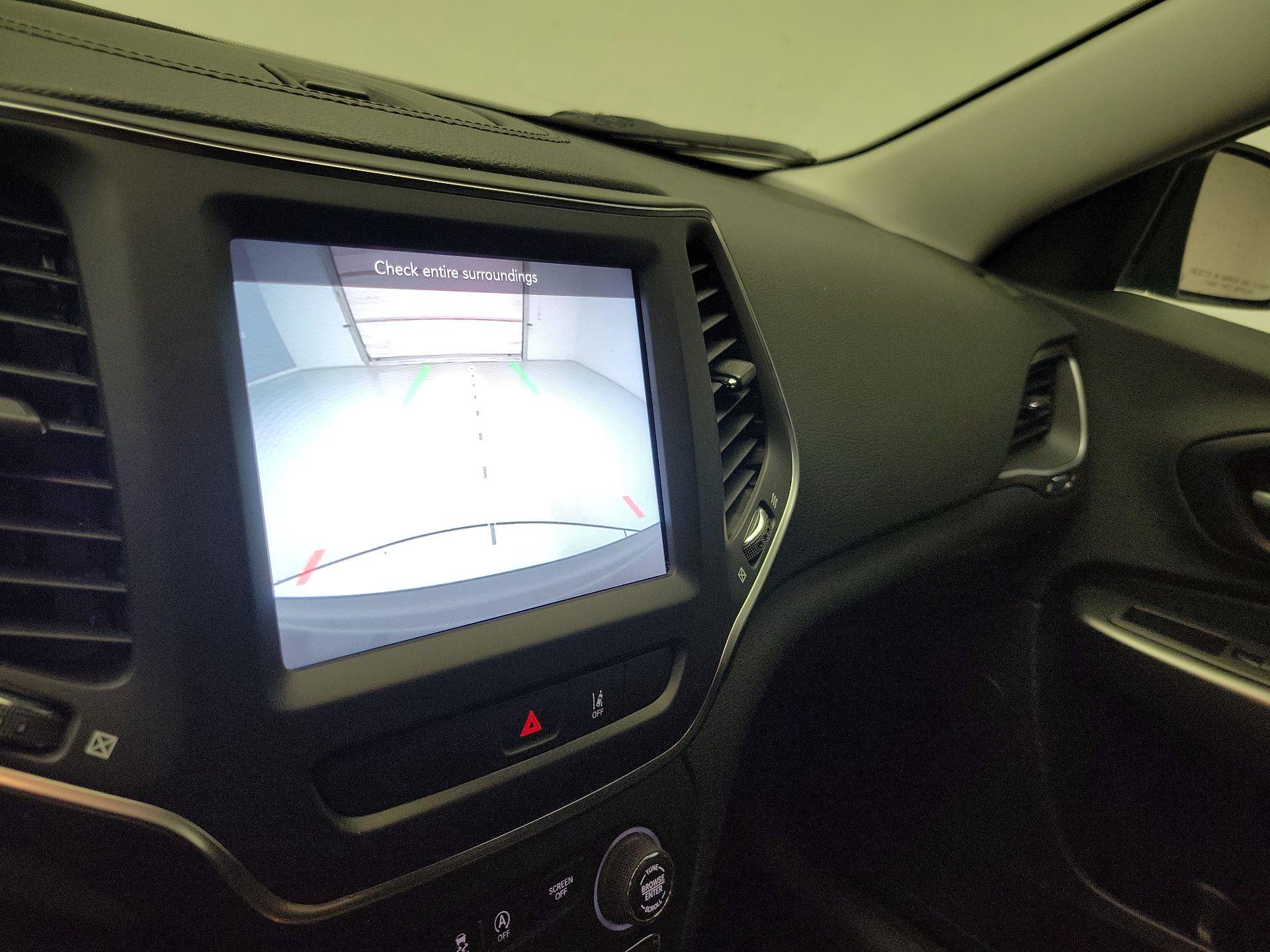 Thumbnail: 2022 Jeep Cherokee - 14