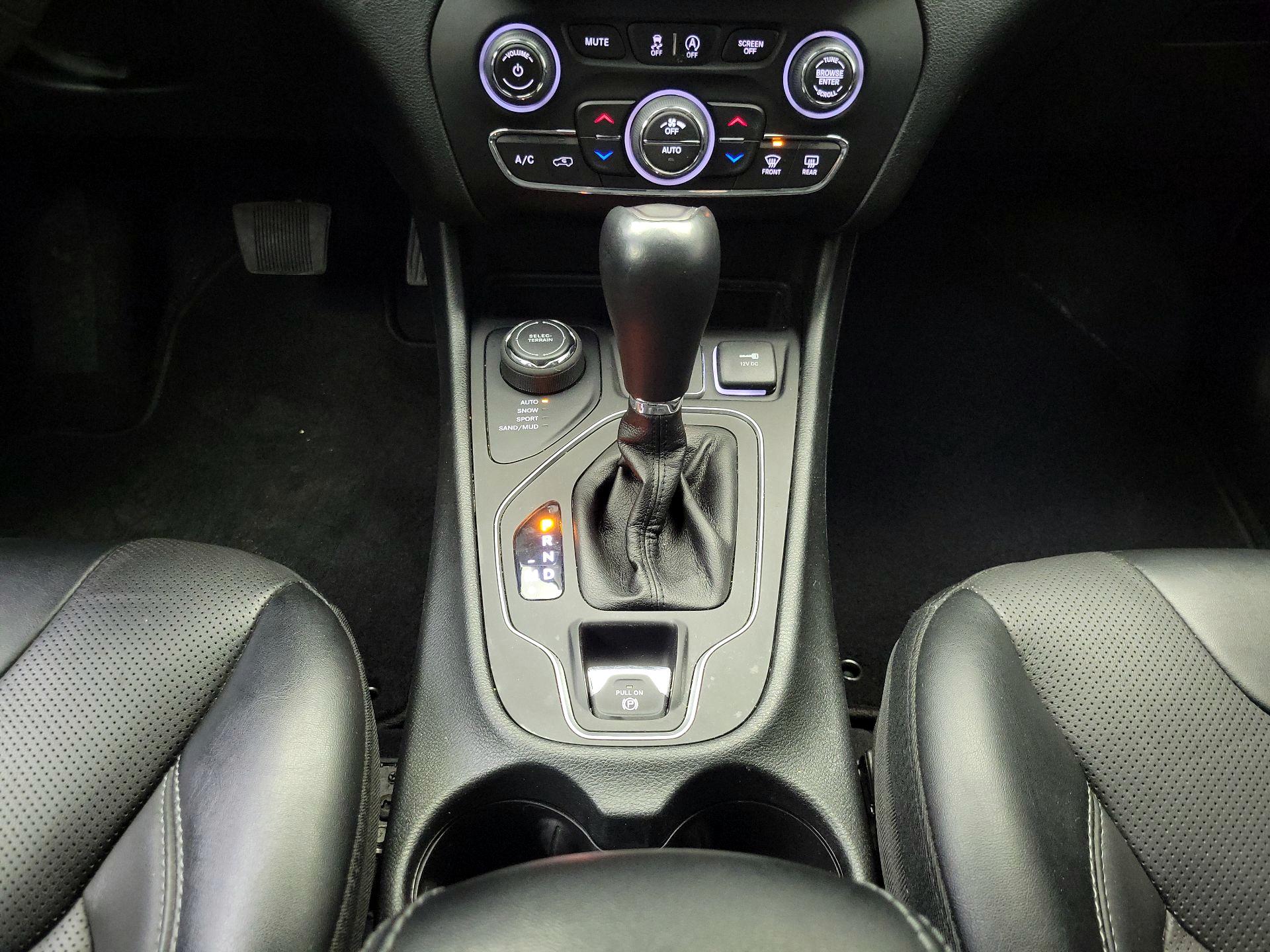 Thumbnail: 2022 Jeep Cherokee - 17